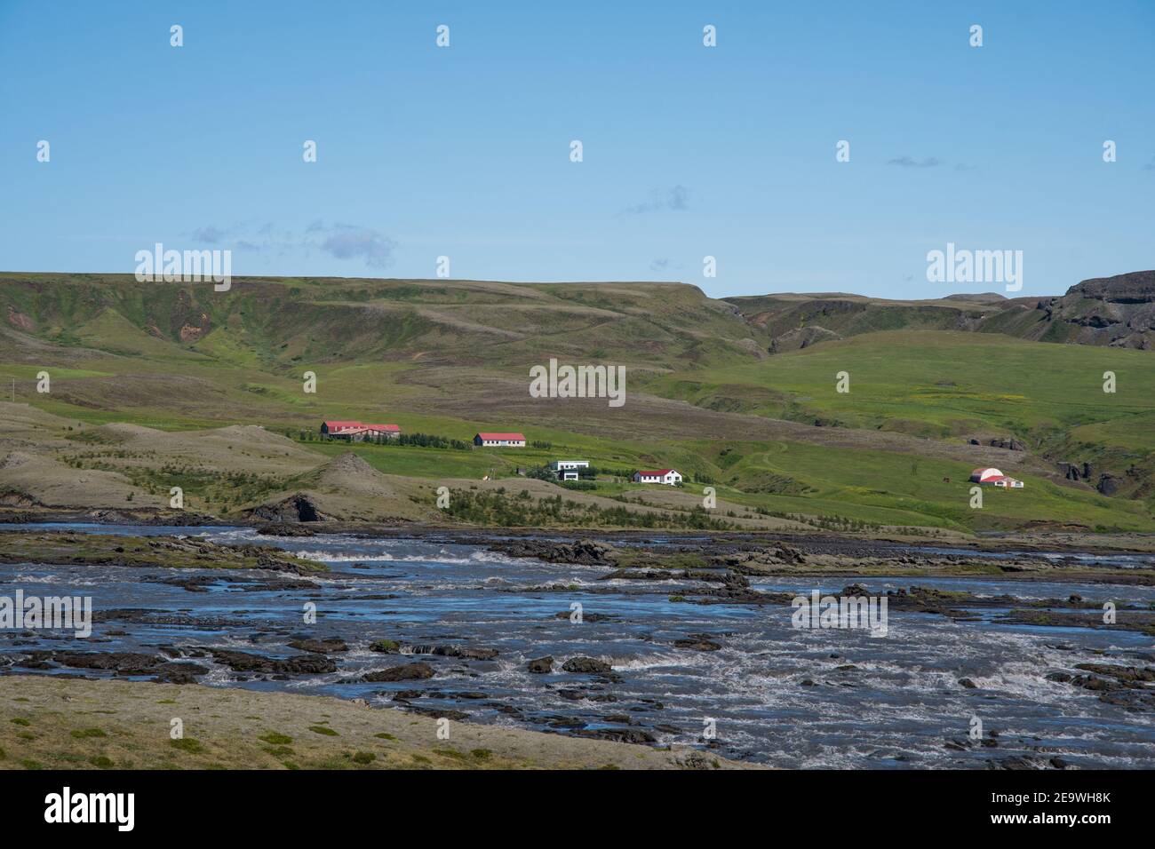 Fluss Skafta und Skaftardalur Farm in Süd-Island Stockfoto