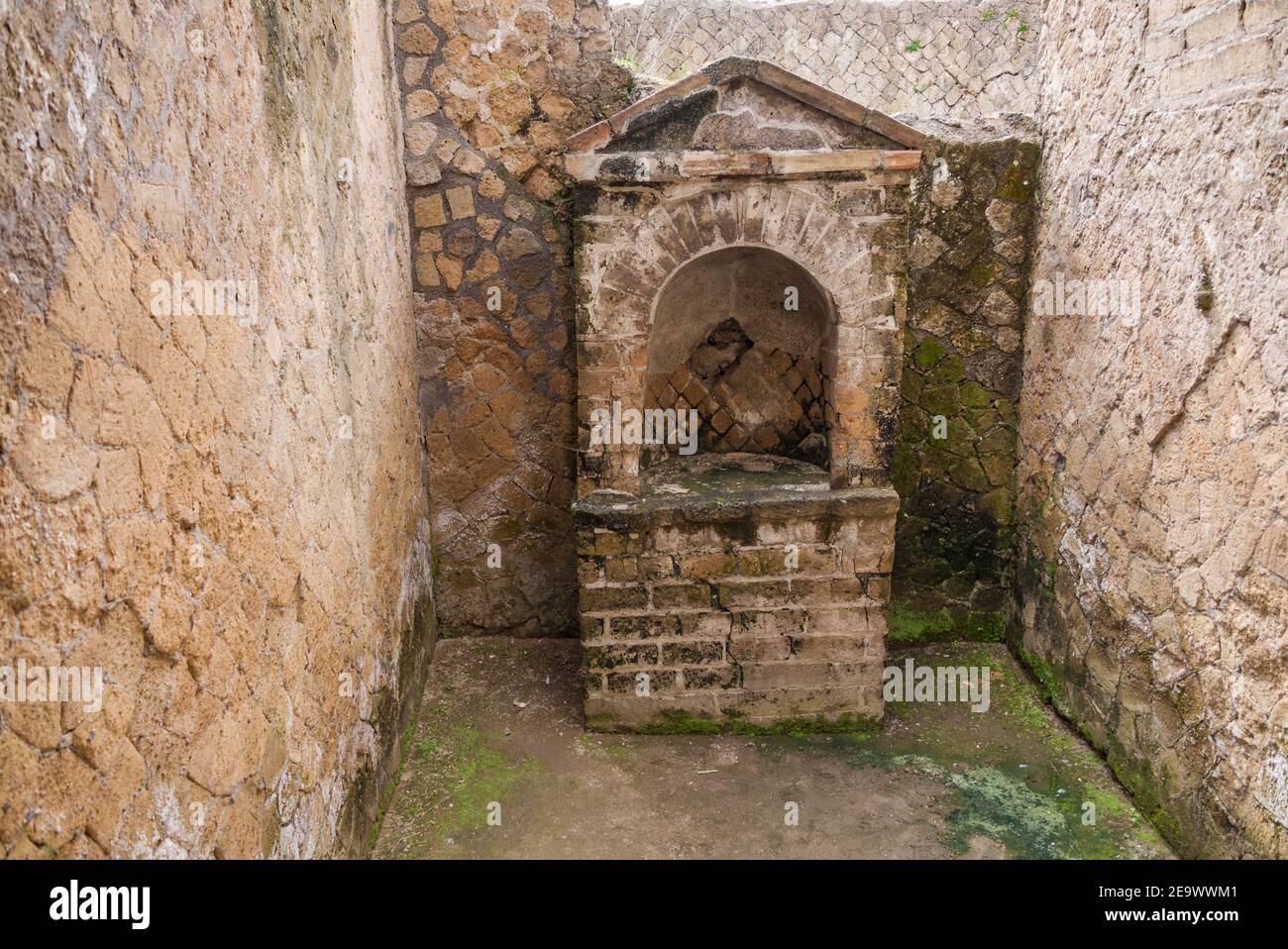 Herculaneum Ruinen, alte römische Fischerstadt begraben durch den Ausbruch des Vesuv in AD 79, begraben unter vulkanischer Asche & erhalten fast intakt. Stockfoto