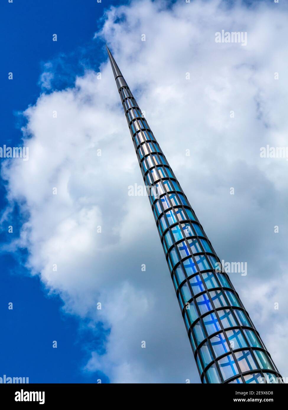 A Needle Woman: Galaxy was A Memory, Earth ist ein Souvenir Detail einer konischen Skulptur des südkoreanischen Künstlers Kimsooja im Jahr 2014 Stockfoto