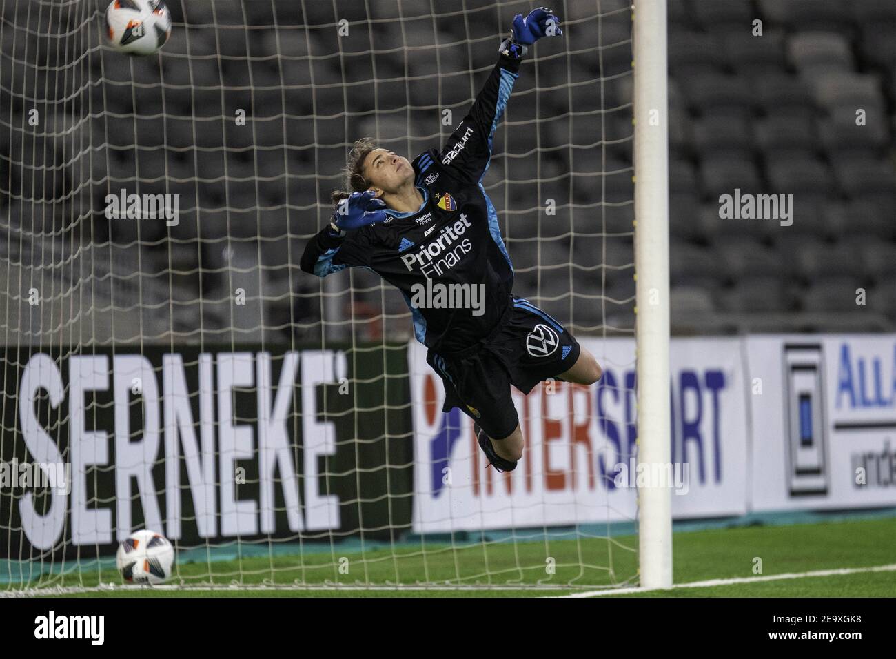 Cornelia Kuoppala (#15 Djurgarden) beim Elfmeterschießen im Halbfinale der Volkswagen Stockholm Challenge zwischen Brommapojkarna und Djurgarden in der Tele2 Arena in Stockholm, Schweden Stockfoto