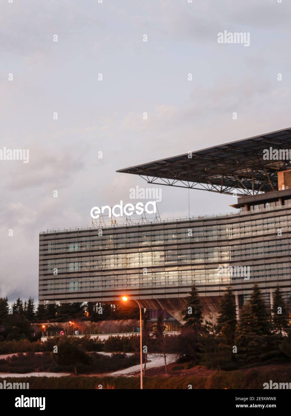 Hauptsitz des spanischen Energieversorgers Endesa im Besitz von Enel in Madrid, Spanien. Stockfoto