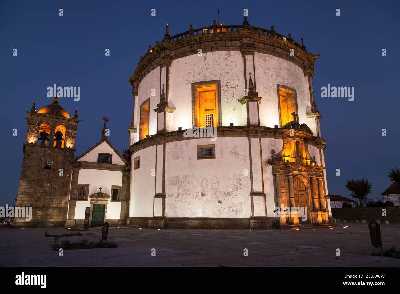 Kloster Serra do Pilar bei Nacht, Vila Nova de Gaia, Portugal. Stockfoto