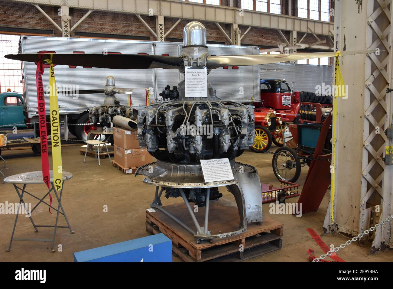 Ein Pratt & Whitney R-1830 Radialmotor, ausgestellt im North Carolina Transportation Museum. Stockfoto