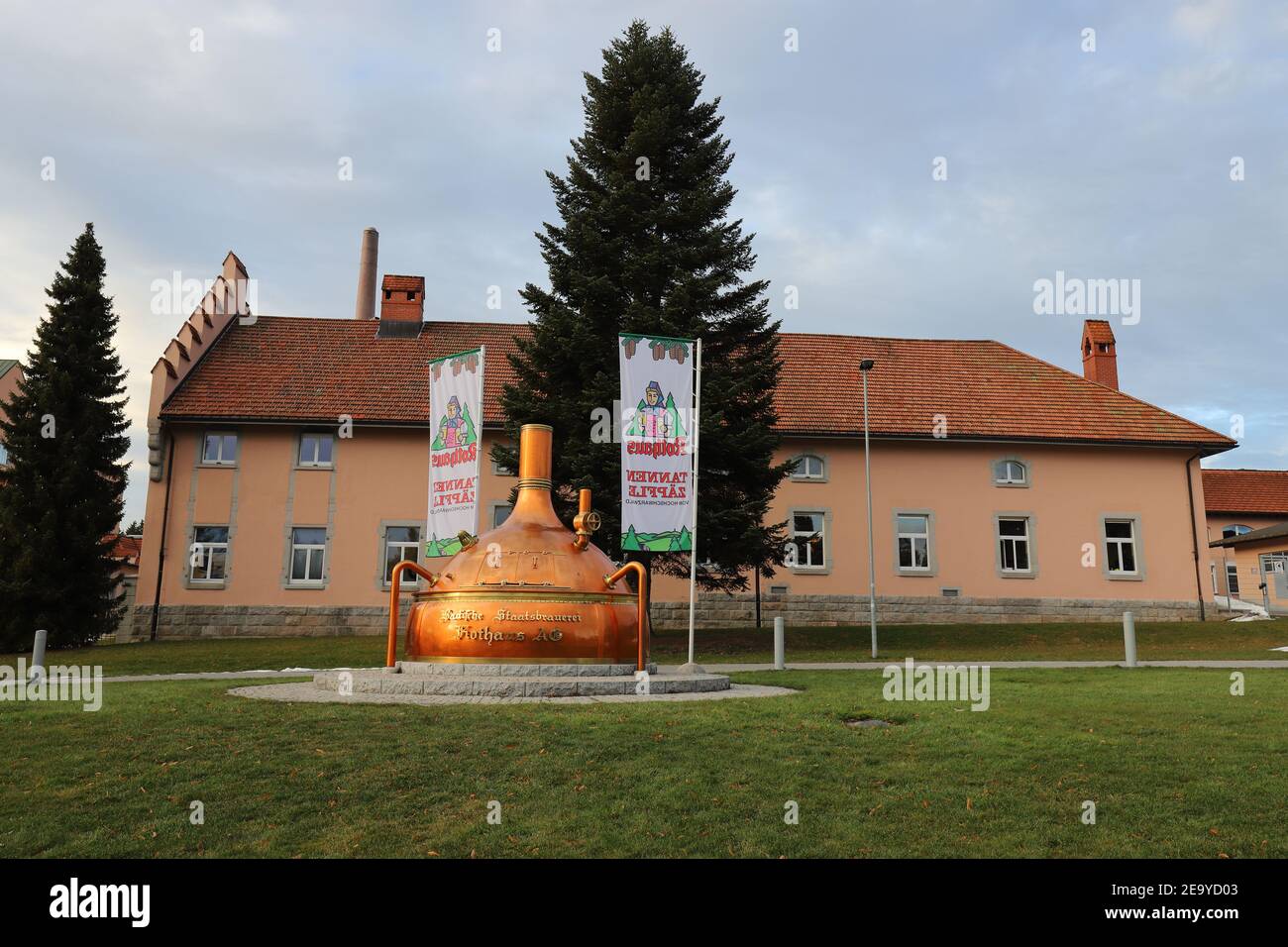 DEUTSCHLAND, SCHWARZWALD, GRAFENHAUSEN - 19. DEZEMBER 2019: Bau der Brauerei Rothaus im Schwarzwald Stockfoto