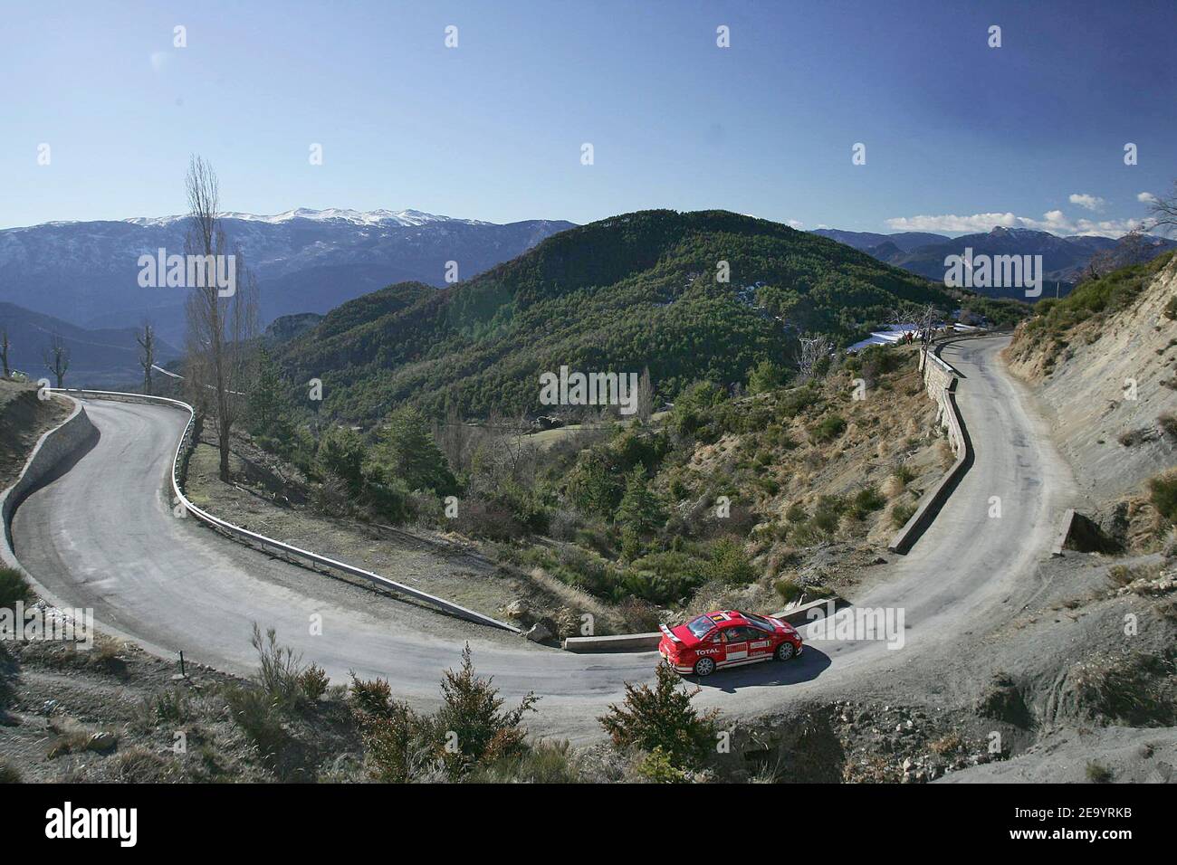 Der estnische Fahrer Marko Martin, Peugeot 307 WRC während der Rallye Monte Carlo, MC am 22. Januar 2005. Foto von Jean-Marc Pastor/Cameleon/ABACA. Stockfoto