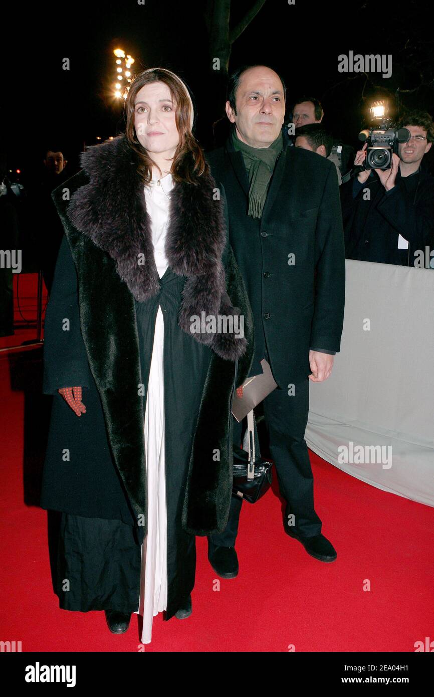 Agnes Jaoui und Jean-Pierre Bacri kommen bei der Cesar-Preisverleihung 30th an, die am 26. Februar 2005 im Theater du Chatelet in Paris, Frankreich, stattfand. Foto von Klein-Zabulon/ABACA. Stockfoto