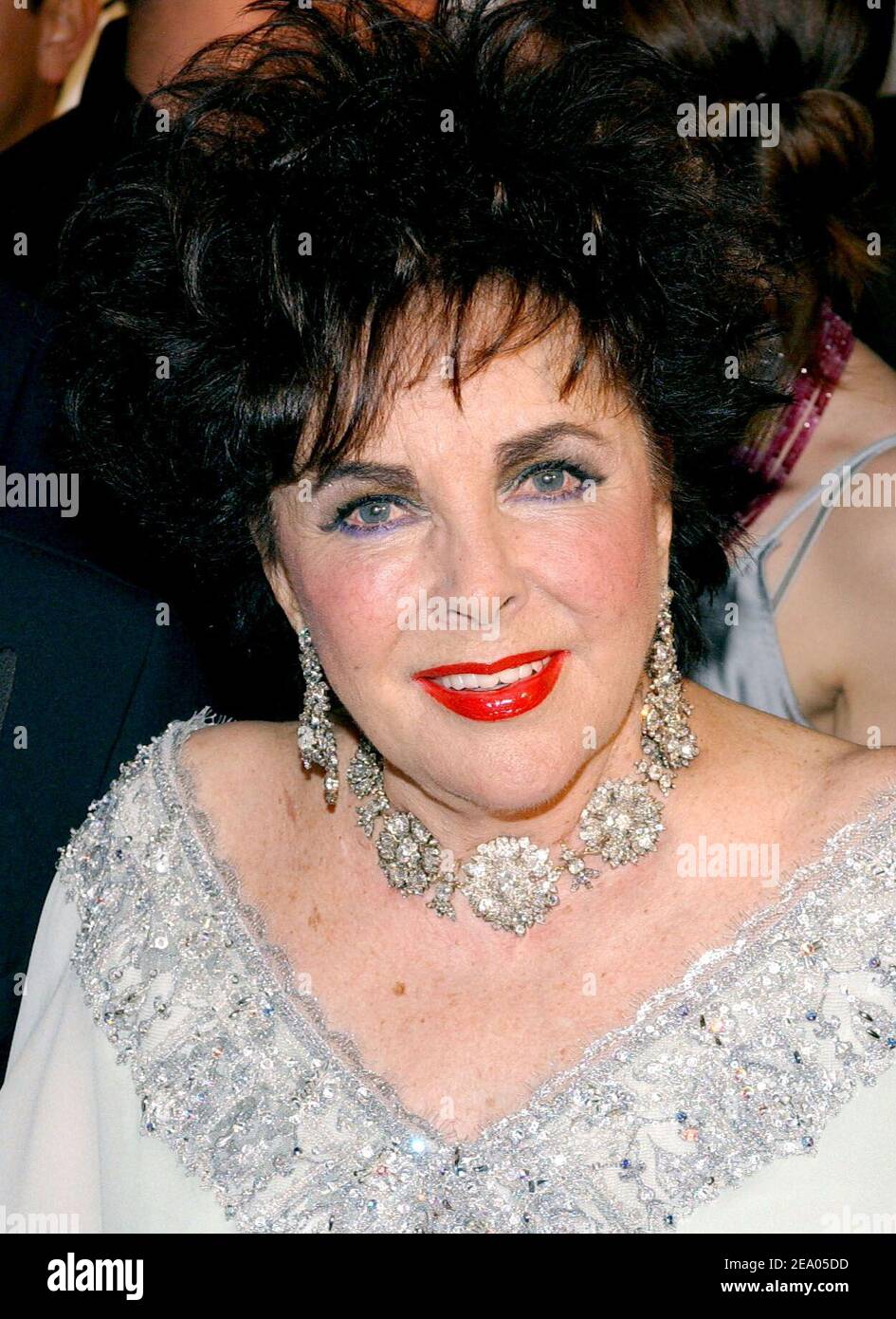Elizabeth taylor kommt an -Fotos und -Bildmaterial in hoher Auflösung ...