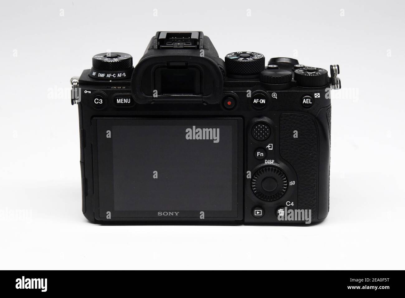 Detailansicht einer Sony Alpha A9 II 24,2MP Kamera mit Mirrorless Wechselobjektiv. Stockfoto
