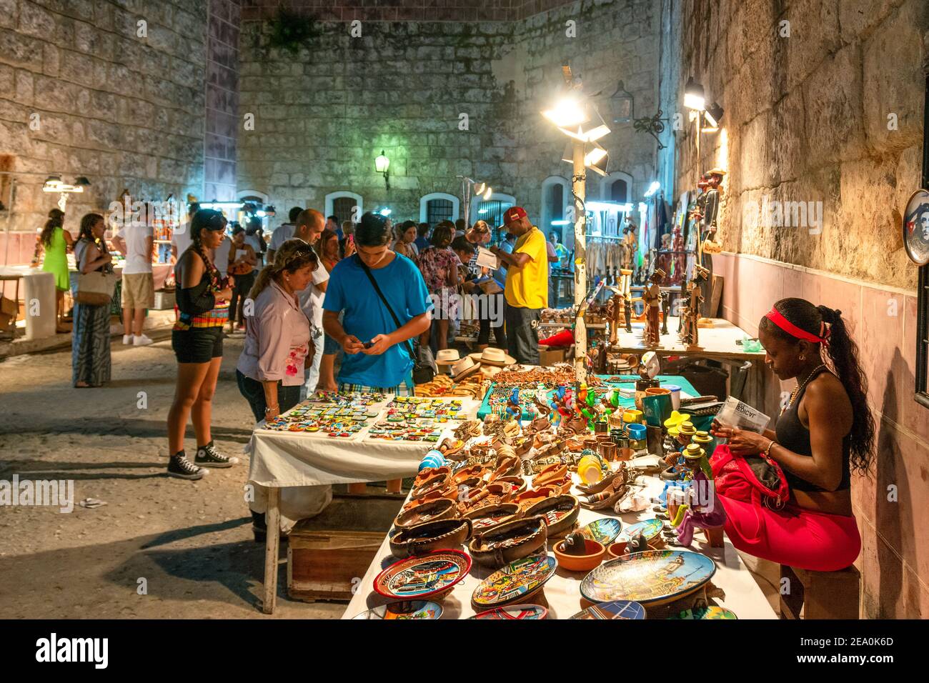 Kubanisches Souvenirgeschäft in Fortaleza San Carlos de la Cabana, Alt-Havanna, Kuba Stockfoto