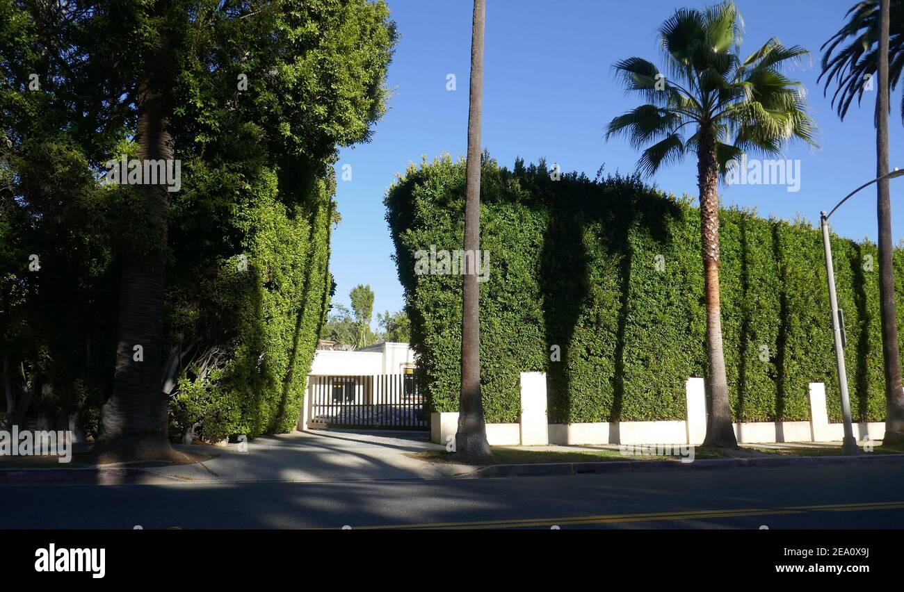 Beverly Hills, California, USA 6th. Februar 2021 EIN allgemeiner Blick auf die Atmosphäre des ehemaligen Wohnhauses des Dichters Joseph Brodsky am 926 Benedict Canyon Drive am 6. Februar 2021 in Beverly Hills, Kalifornien, USA. Foto von Barry King/Alamy Stockfoto Stockfoto