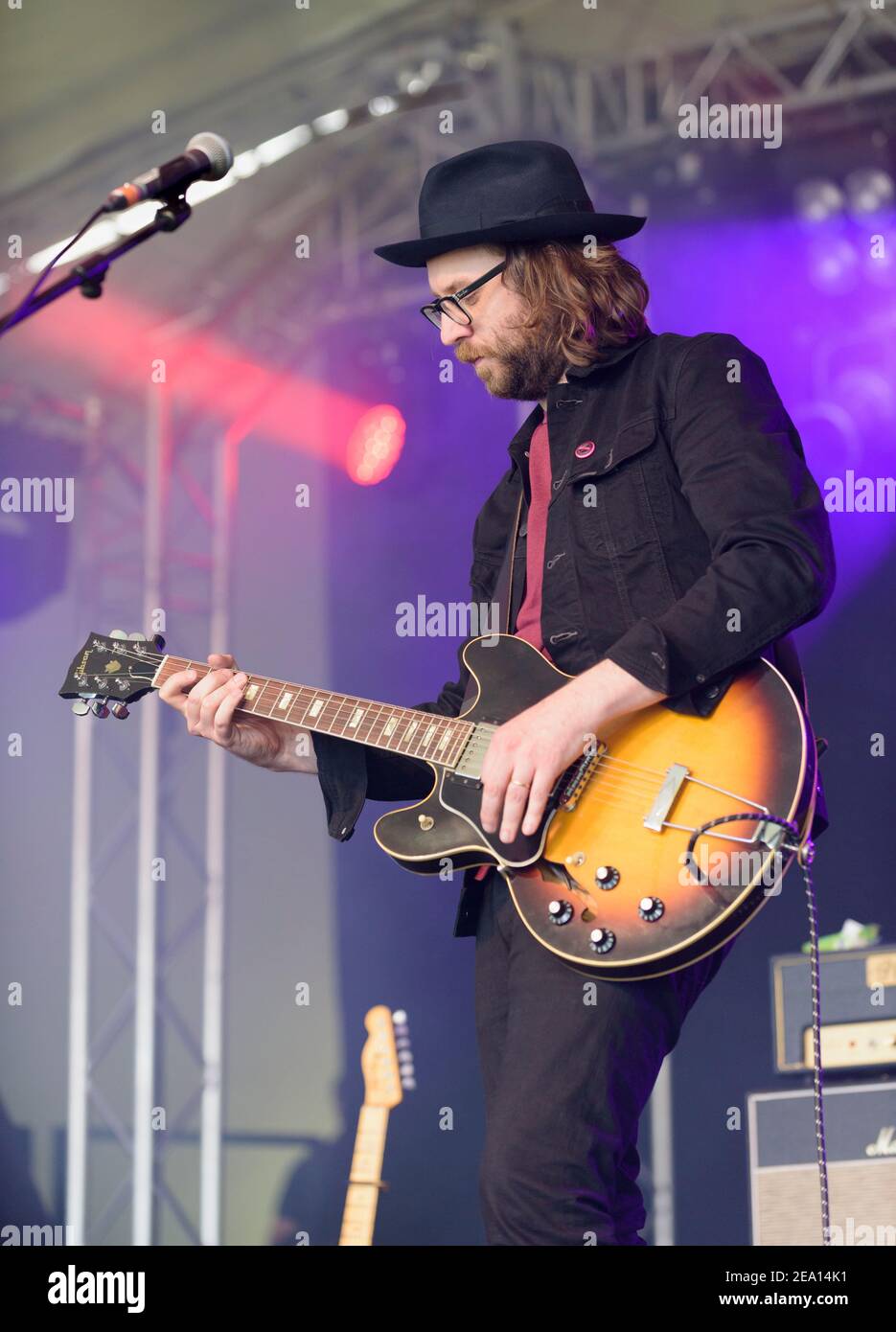 Fred Abbott, Leadgitarrist und Keyboarder in Noah and the Whale, Cornbury Music Festival, 2016 Stockfoto