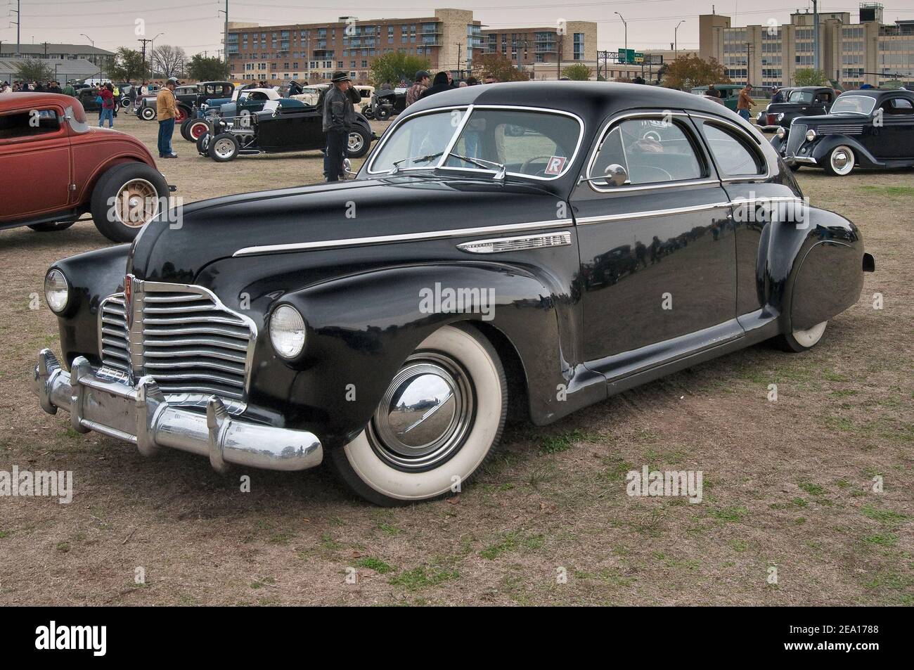 1941 Buick Eight Sedan auf der Hot Rod Revolution Autokunstausstellung im Camp Mabry in Austin, Texas, USA Stockfoto