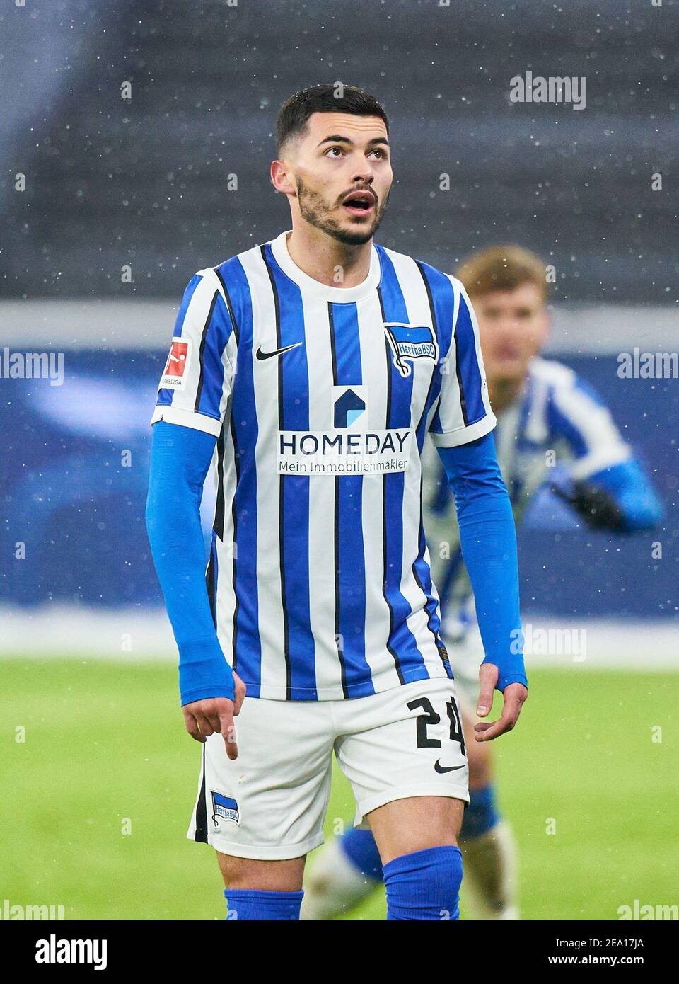 Berlin, Deutschland. Februar 2021, 05th. Nemanja RADONJIC, Hertha 24 Half-size, Portrait, one Person, Single, Aktion, Einzelbild, angedeutes Einzelmotiv, Halbfigur, halbe Figur, im Spiel HERTHA BSC BERLIN - FC BAYERN MÜNCHEN 0-1 1.Deutsche Fußballliga am 5. Februar 2021 in Berlin, Deutschland Saison 2020/2021, Spieltag 20, 1.Bundesliga, FCB, München, 20.Spieltag © Peter Schatz / Alamy Live News - die DFL-VORSCHRIFTEN VERBIETEN DIE VERWENDUNG VON FOTOGRAFIEN als BILDSEQUENZEN und/oder QUASI-VIDEO - Quelle: Peter Schatz/Alamy Live News Stockfoto