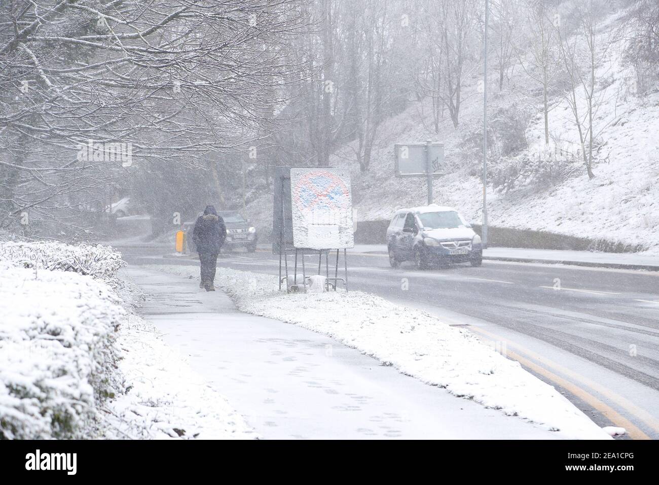 Ashford, Kent, Großbritannien. Februar 2021, 07. UK Wetter: Sturm Darcy trifft die Stadt Ashford in Kent. Foto-Kredit: Paul Lawrenson/Alamy Live Nachrichten Stockfoto