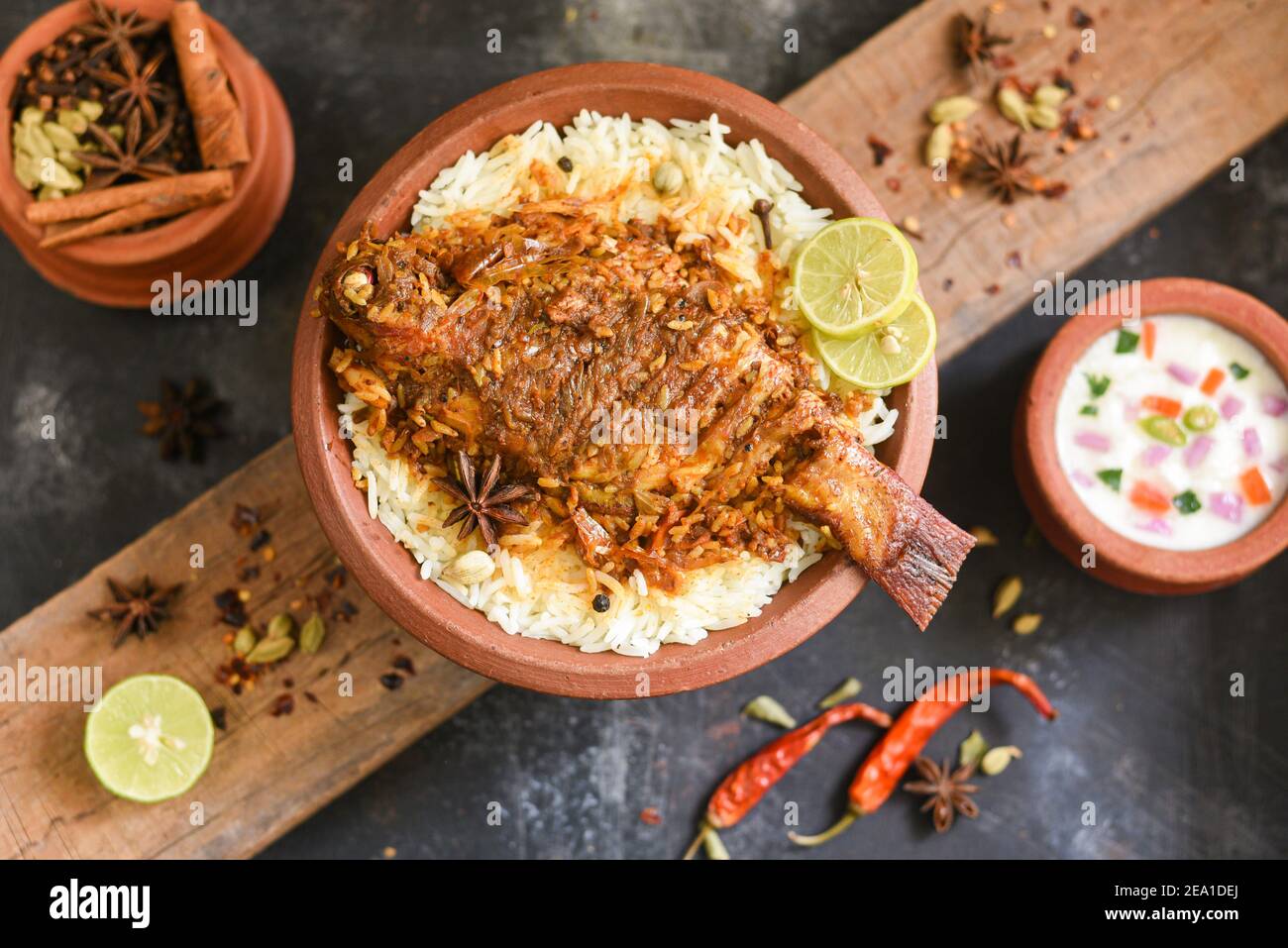 Fisch Biryani. Würziger indischer Malabar biryani oder Hydrabadi biryani, Dum Biriyani, Fisch und Reis. Pulao Basmati Reis, würzige gemischte Reisgericht mit Fleisch Stockfoto