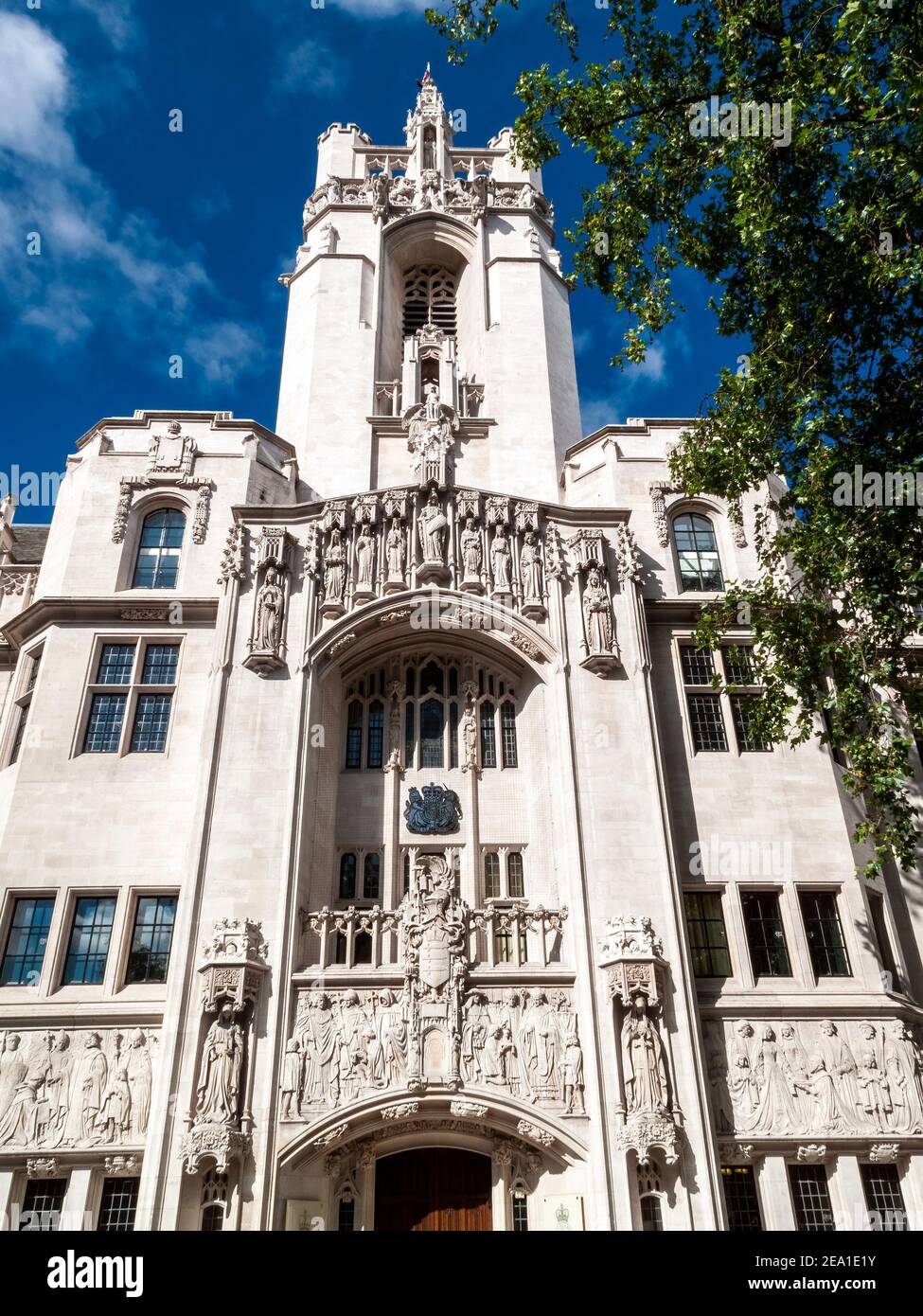 London, Großbritannien, 28. August 2010 : der Oberste Gerichtshof, früher die Middlesex Guildhall in Parliament Square, die ein beliebtes Touristenreiseziel l ist Stockfoto