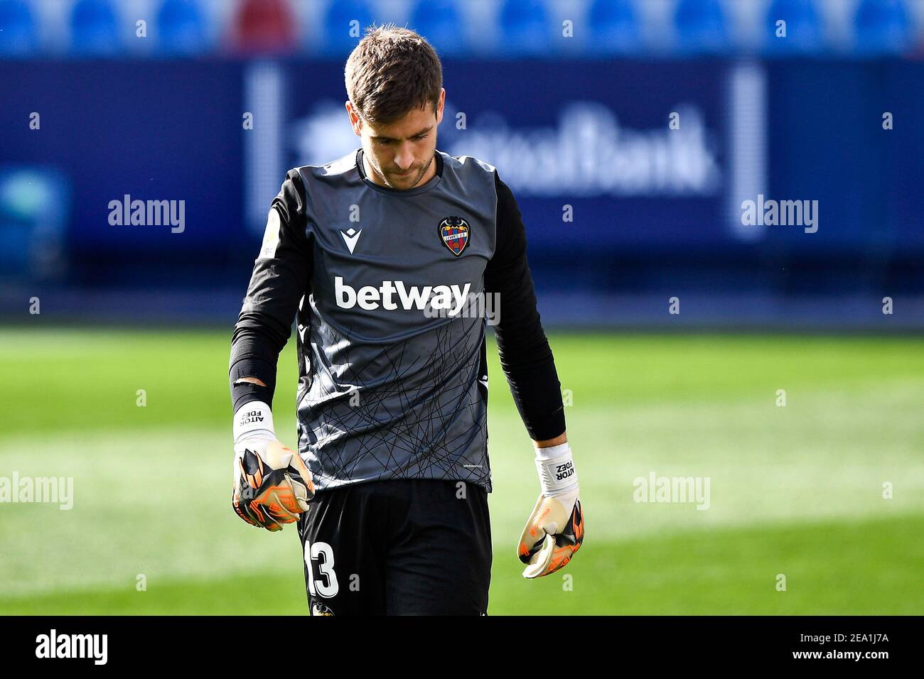 VALENCIA, SPANIEN - 6. FEBRUAR: Torwart Aitor Fernandez von Levante beim La Liga Santander Spiel zwischen Levante UD und Granada CF im Estadi CIU Stockfoto