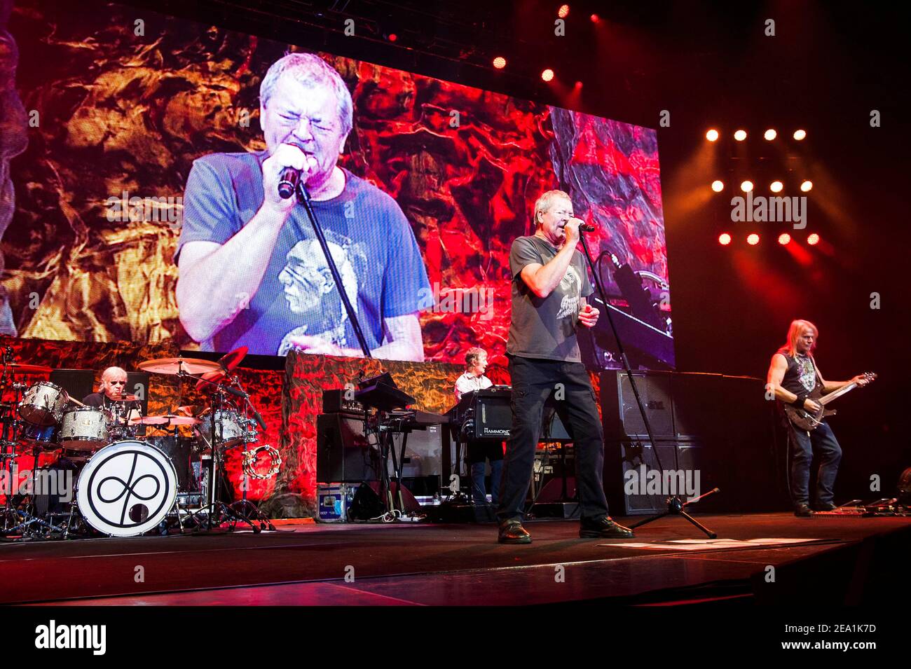 Deep Purple treten live auf der Bühne der O2 Arena Greenwich, London. Stockfoto