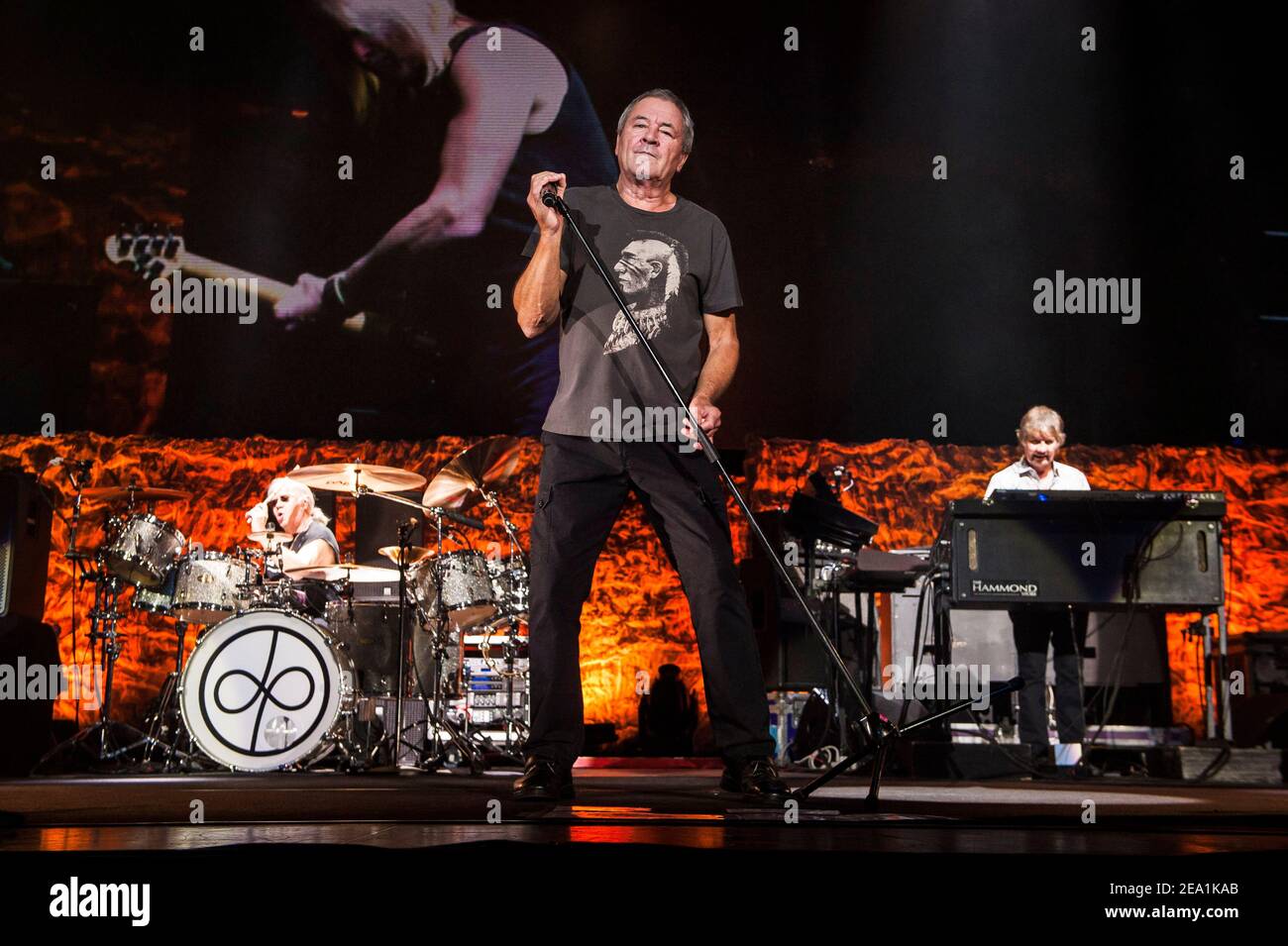 Ian Gillan von Deep Purple tritt live auf der Bühne in der O2 Arena Greenwich, London, auf. Stockfoto