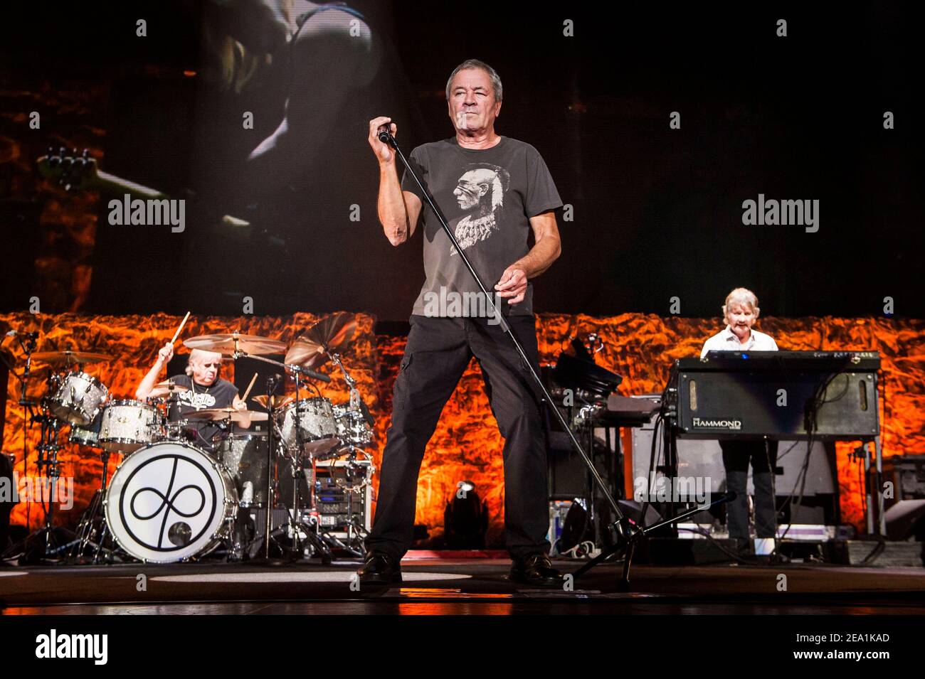 Ian Gillan von Deep Purple tritt live auf der Bühne in der O2 Arena Greenwich, London, auf. Stockfoto