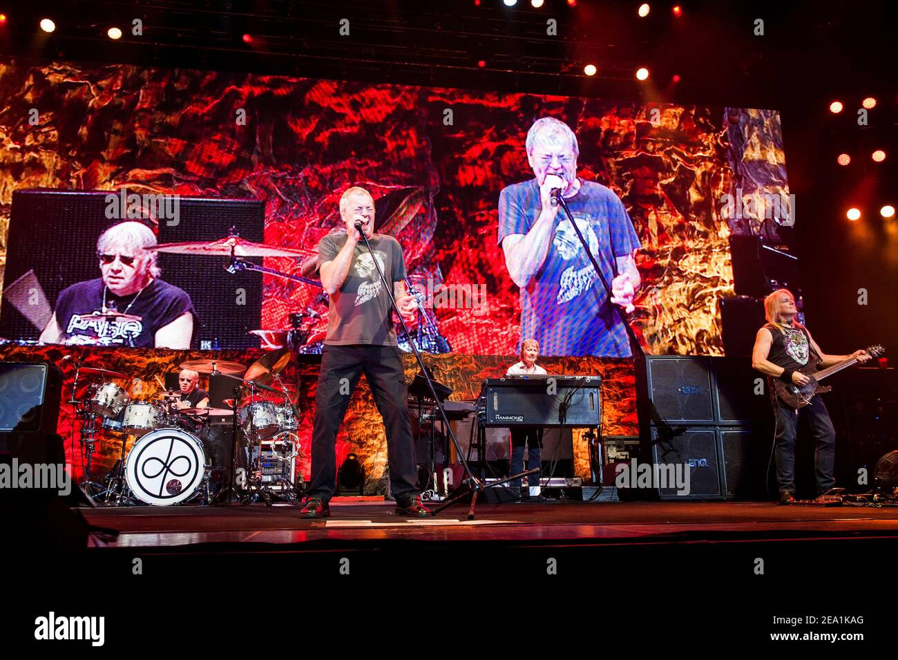 Deep Purple treten live auf der Bühne der O2 Arena Greenwich, London. Stockfoto