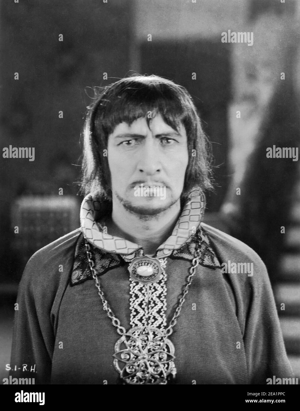 Kostüm / Make-up Test Shots von SAM DE GRASSE AS Prince John in ROBIN HOOD / aka DOUGLAS FAIRBANKS IN ROBIN HOOD 1922 Regisseur ALLAN DWAN Geschichte Douglas Fairbanks (Als Elton Thomas) Betreuender Art Director Wilfred Buckland Assistant Art Directors Anton Grot Und William Cameron Menzies Bühnenbildner Lloyd Wright kostümiert Mitchell Leisen Douglas Fairbanks Bilder / United Artists Stockfoto