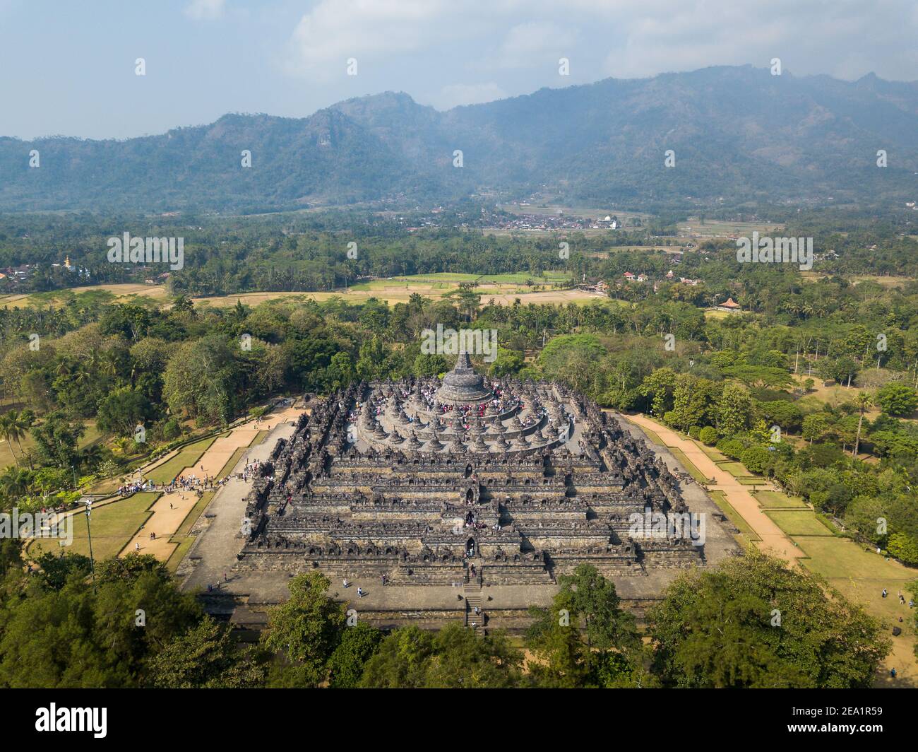 Weltgrößter buddhistischer Tempel, Borobudur Luftaufnahme in Indonesien Stockfoto