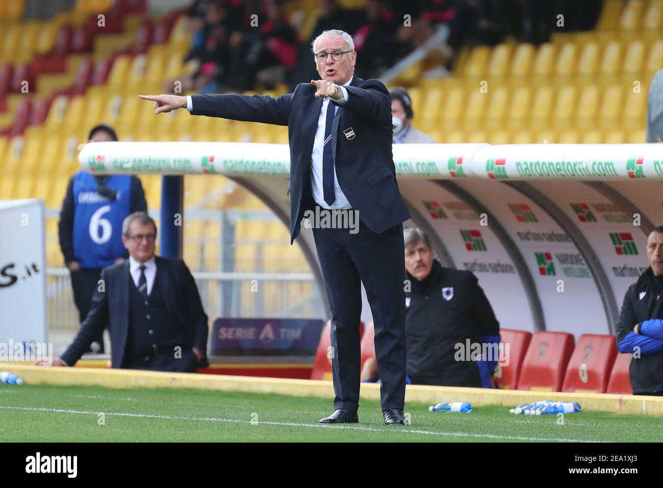 Benevento, Italien. Februar 2021, 07th. Trainer Claudio Ranieri (UC Sampdoria) während der Serie A Fußballspiel zwischen Benevento - Sampdoria, Stadio Ciro Vigorito am 07. Februar 2021 in Benevento Italien/LiveMedia Kredit: Unabhängige Fotoagentur/Alamy Live News Stockfoto