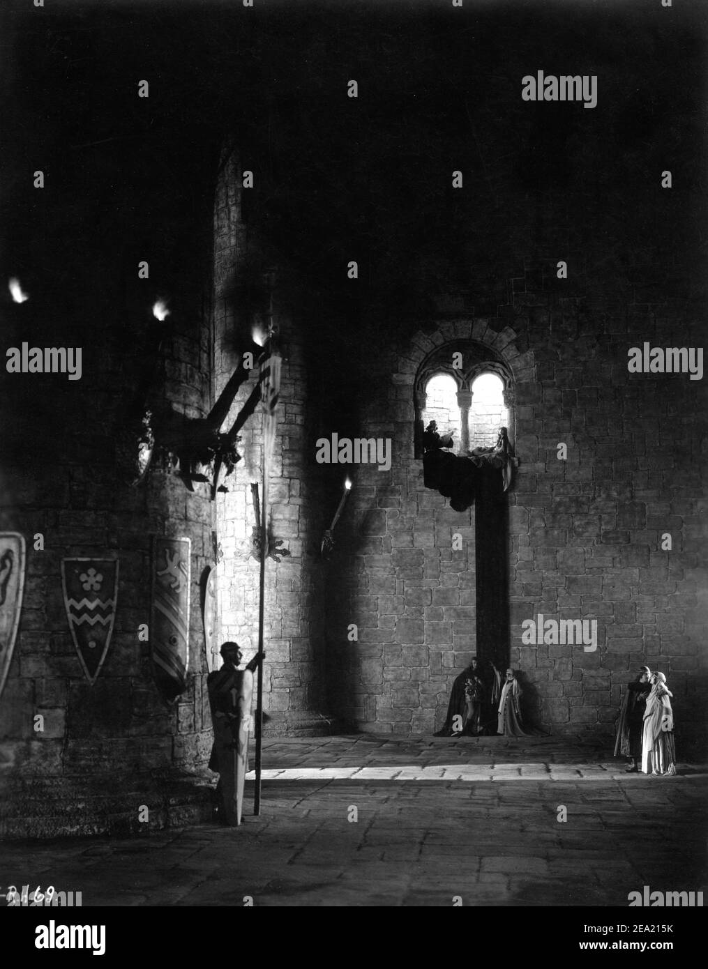 Schloss in ROBIN HOOD / aka DOUGLAS FAIRBANKS IN ROBIN HOOD 1922 Regisseur ALLAN DWAN Geschichte Douglas Fairbanks (Als Elton Thomas) Betreuender Art Director Wilfred Buckland Assistant Art Directors Anton Grot Und William Cameron Menzies Bühnenbildner Lloyd Wright kostümiert Mitchell Leisen Douglas Fairbanks Bilder / United Artists Stockfoto