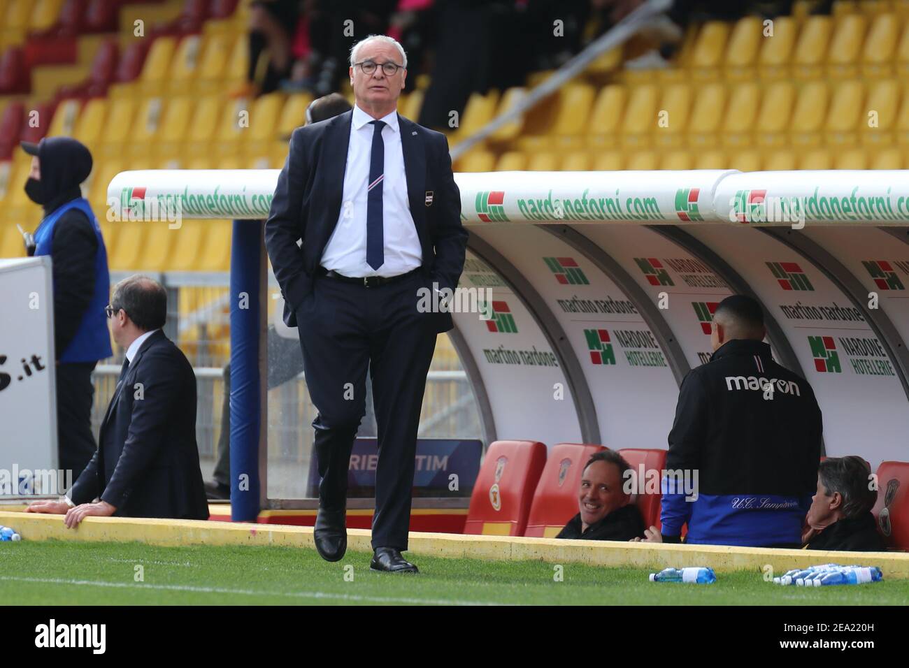 Benevento, Italien. Februar 2021, 7th. Trainer Claudio Ranieri (UC Sampdoria) während der Serie A Fußballspiel zwischen Benevento - Sampdoria, Stadio Ciro Vigorito am 07. Februar 2021 in Benevento Italien/LiveMedia Credit: Emmanuele Mastrodonato/LPS/ZUMA Wire/Alamy Live News Stockfoto