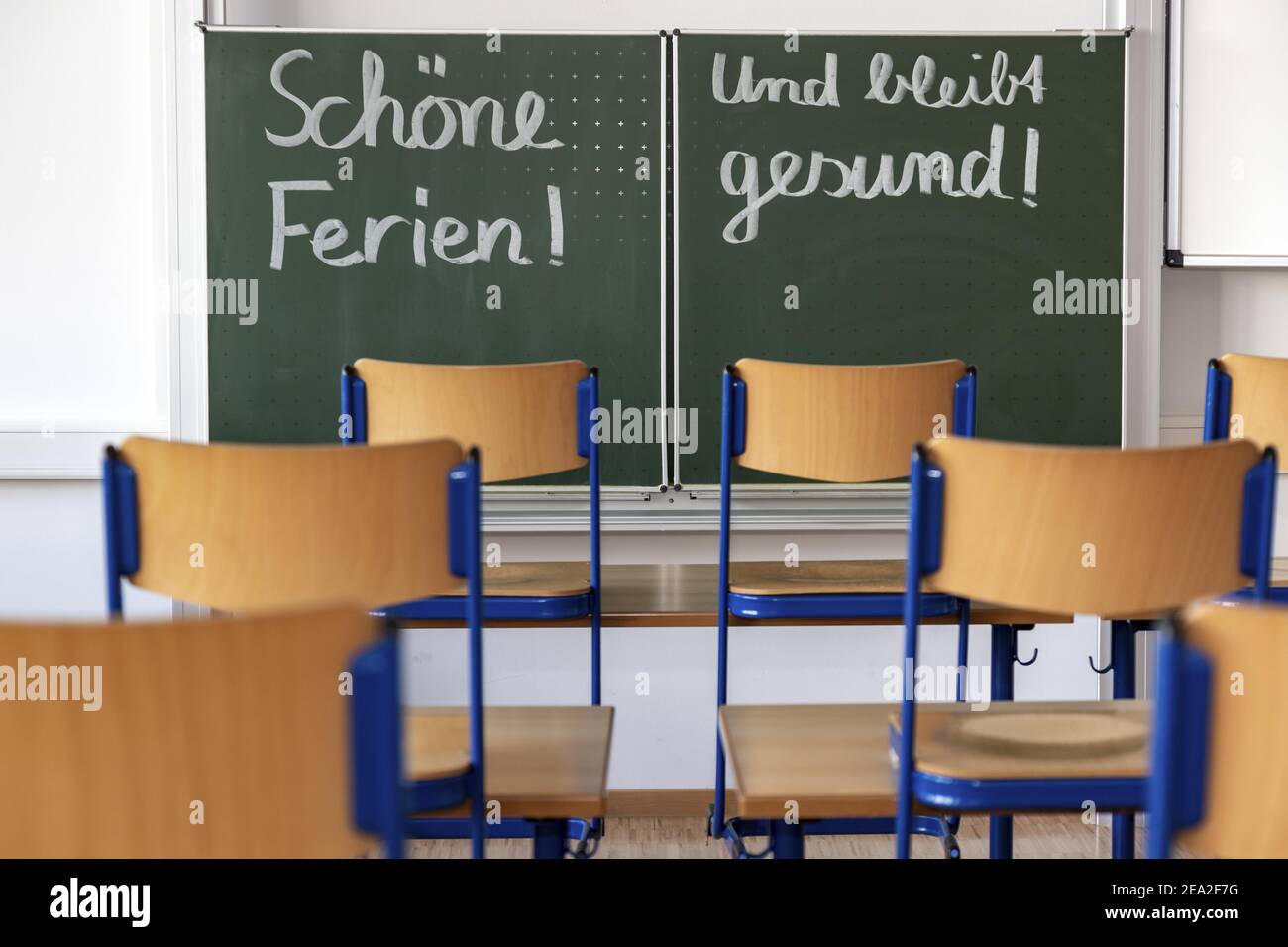 Klassenraum, leer, Schule im Lockdown Stockfoto