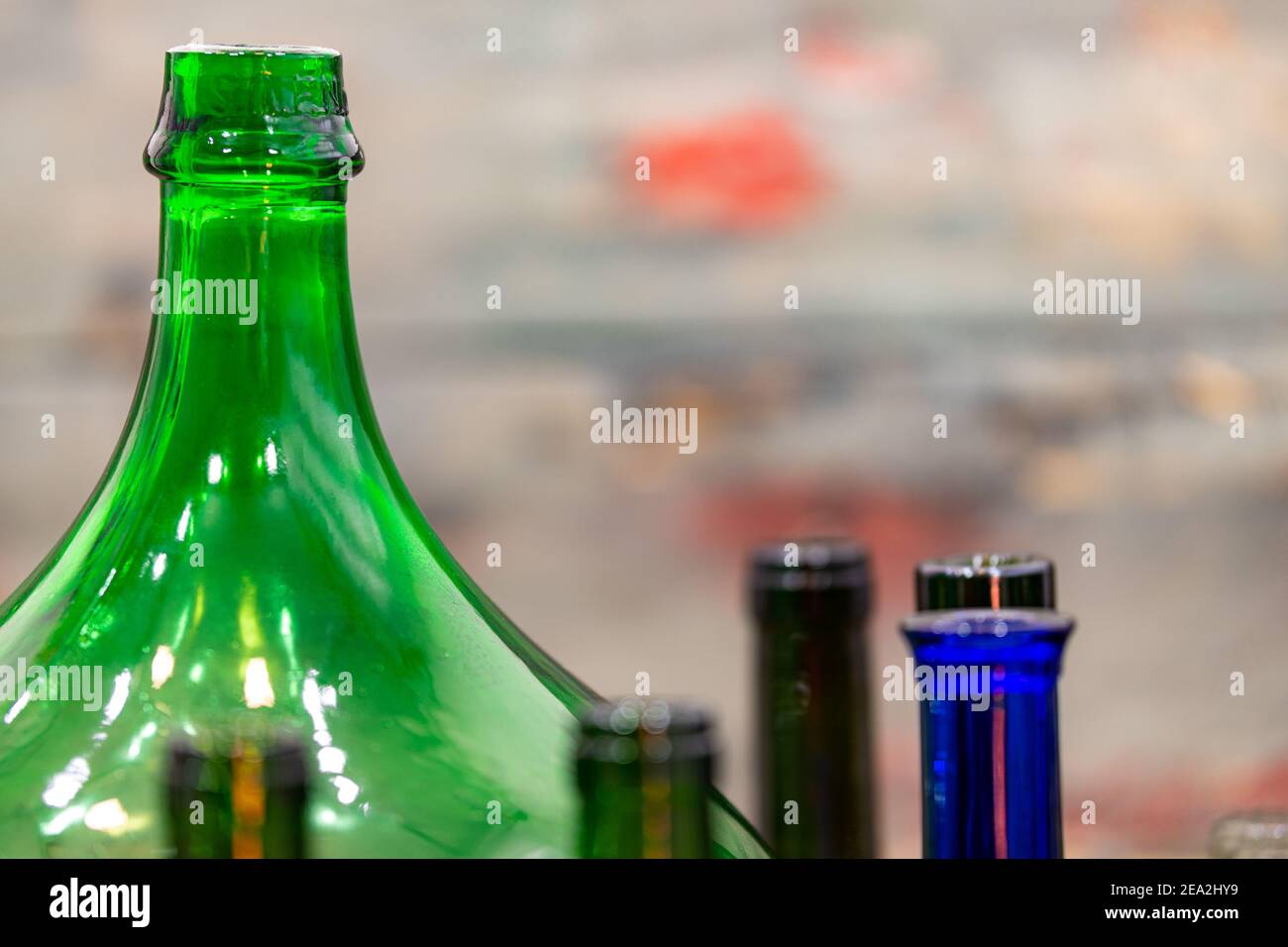 Eclektic Collection: Vintage-Glasflaschen Stockfoto