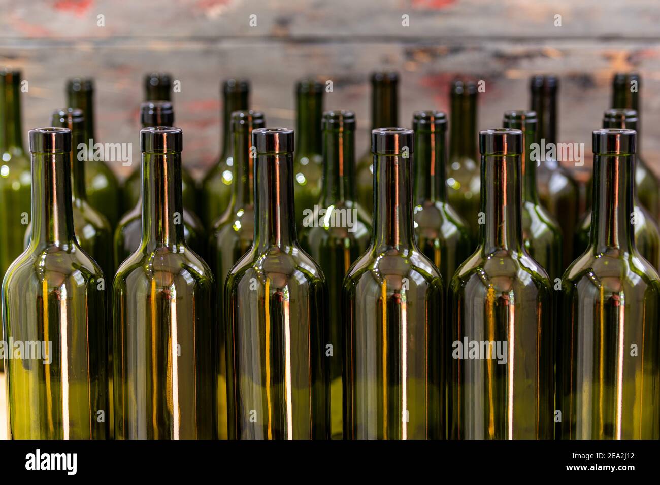 Eclektic Collection: Vintage-Glasflaschen Stockfoto