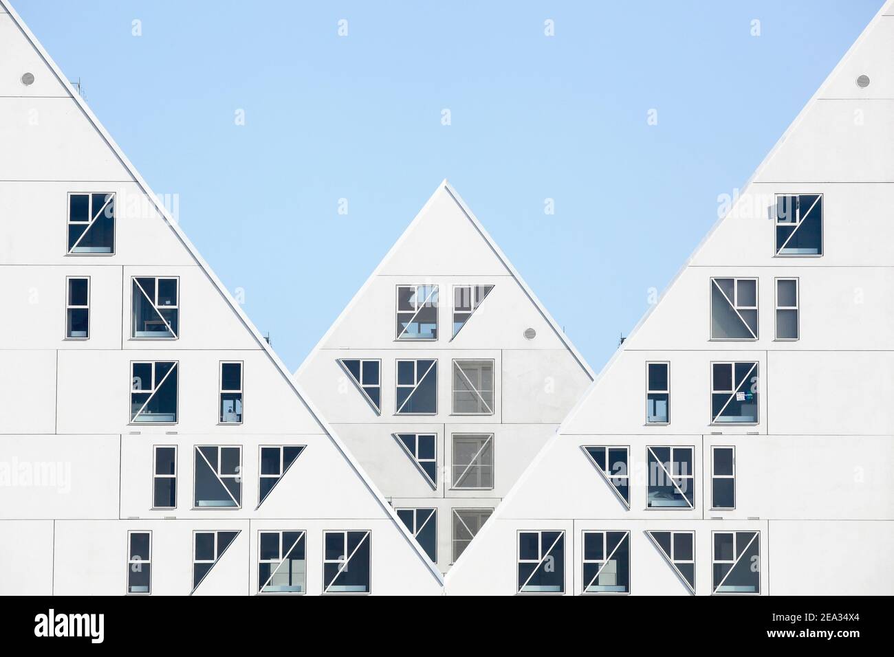 Aarhus, Dänemark - 13. September 2014: Blick auf das Iceberg-Gebäude in Aarhus. Das Iceberg ist ein einzigartiges Apartmentgebäude im Hafengebiet Stockfoto