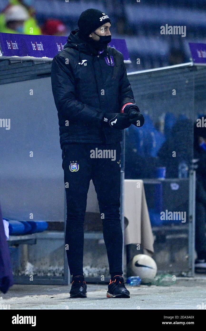 Anderlechts Assistenztrainer Nicolas Frutos während eines Fußballschlags zwischen KRC Genk und Sporting Anderlecht, Sonntag, 07. Februar 2021 in Genk, Stockfoto