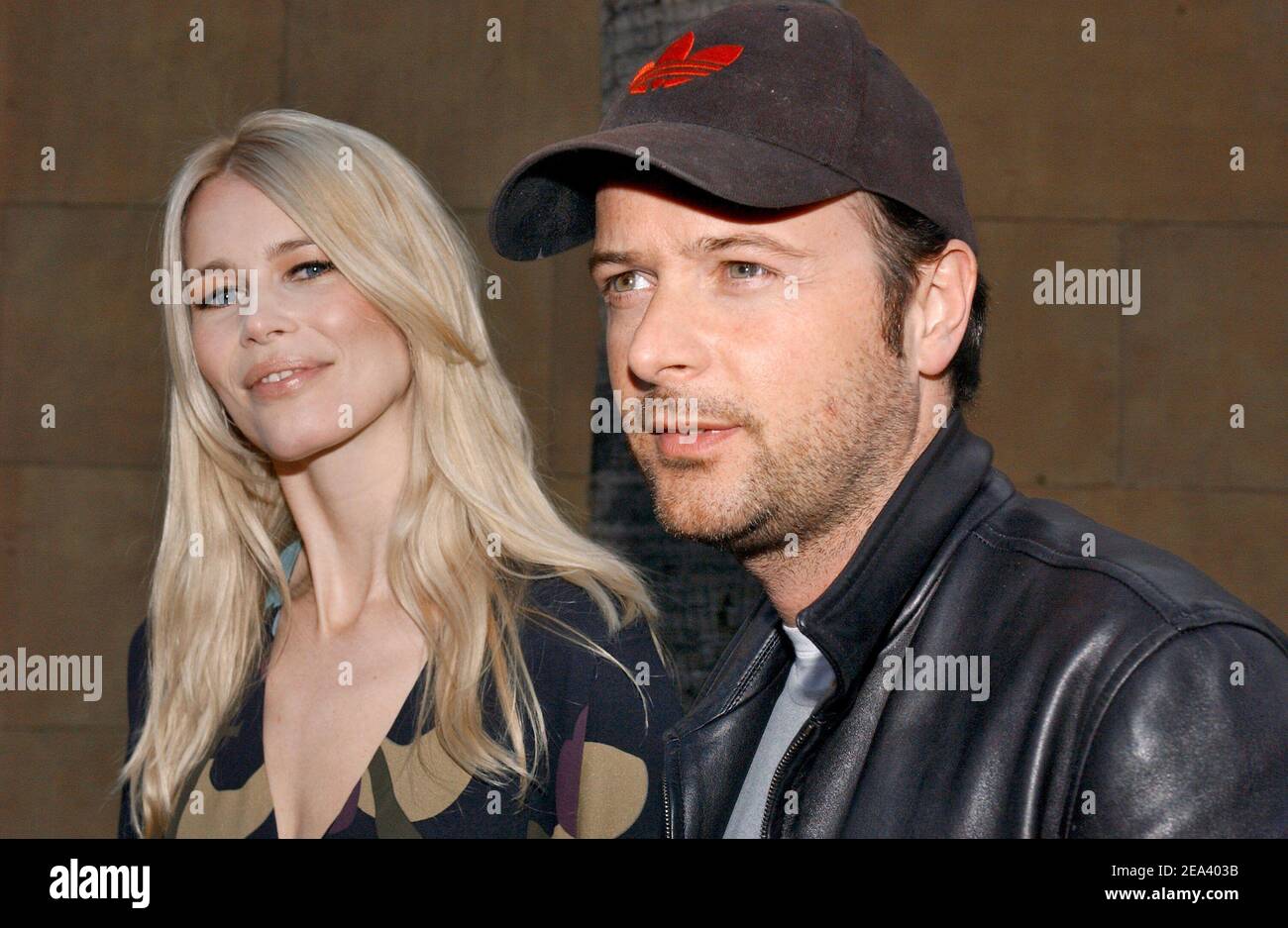 'Claudia Schiffer und Matthew Vaughn besuchen die Premiere von ''Layer Cake'' im Ägyptischen Theater. Los Angeles, 2. Mai 2005. Foto von Lionel Hahn/ABACA.' Stockfoto