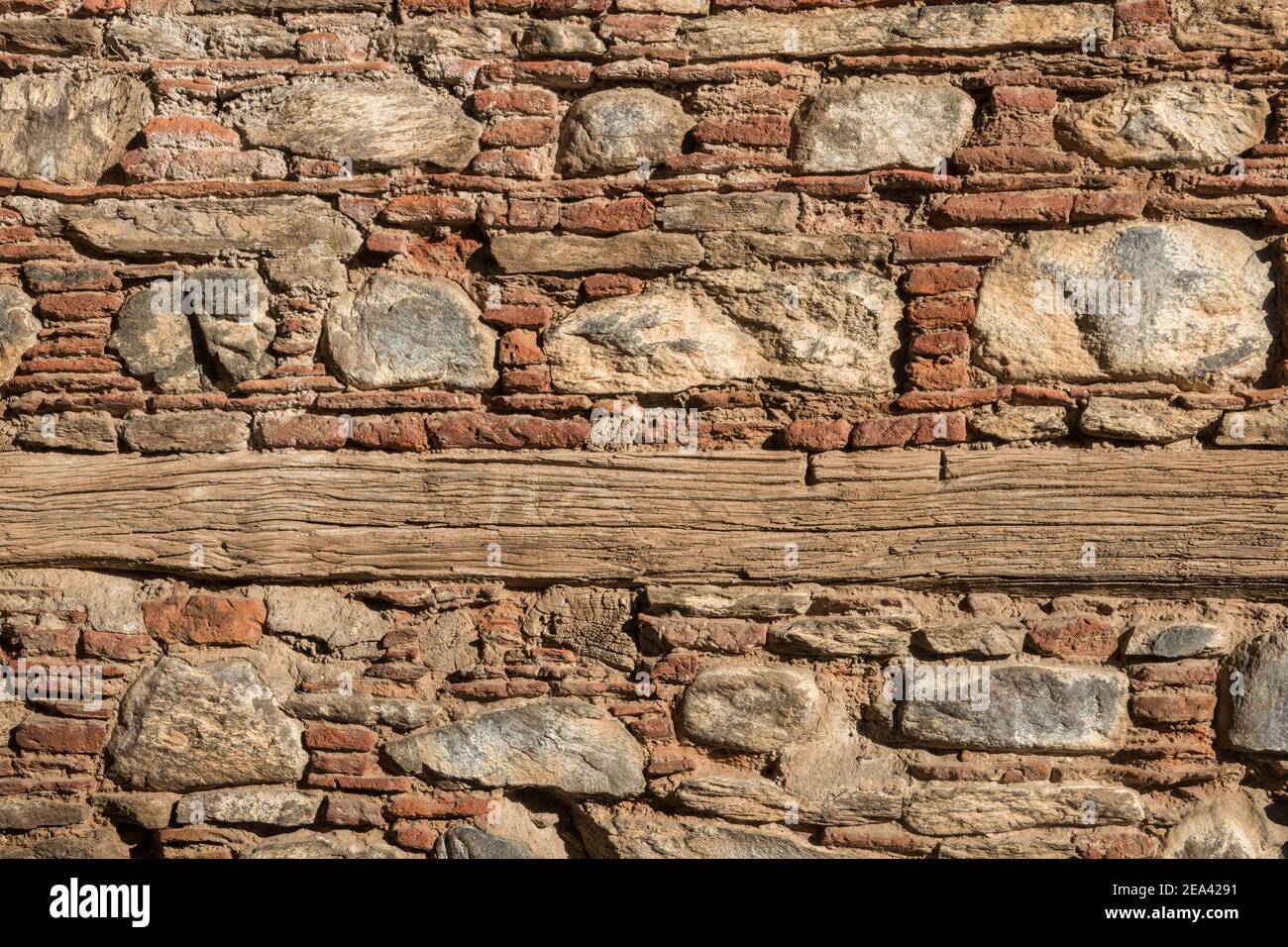 Altes altes Steinmauerwerk in Birgi Village. Stockfoto