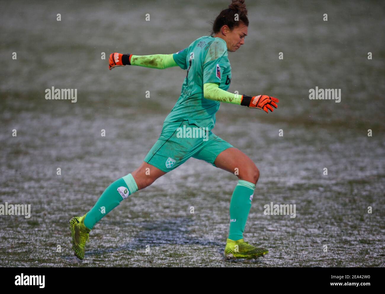 Dagenham, Großbritannien. Februar 2021, 07th. DAGENHAM, ENGLAND - FEBRUAR 07: Mackenzie Arnold von West Ham United WFC während des Barclays FA Women's Super League Spiels zwischen West Ham United Women und Bristol City am 07th. Februar 2021 im Chigwell Construction Stadium in Dagenham, England Credit: Action Foto Sport/Alamy Live News Stockfoto