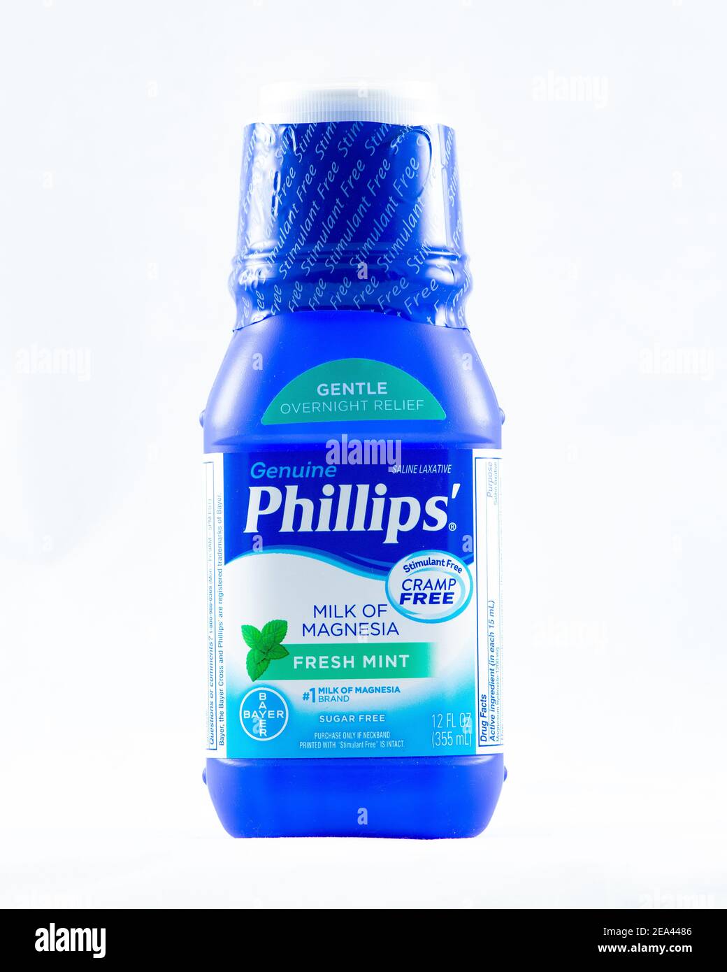Eine Flasche frische Minzmilch von Magnesia von Bayer Phillips Kochsalzlösung zur sanften Nachtlinderung von Verstopfung oder Unregelmäßigkeiten Stockfoto