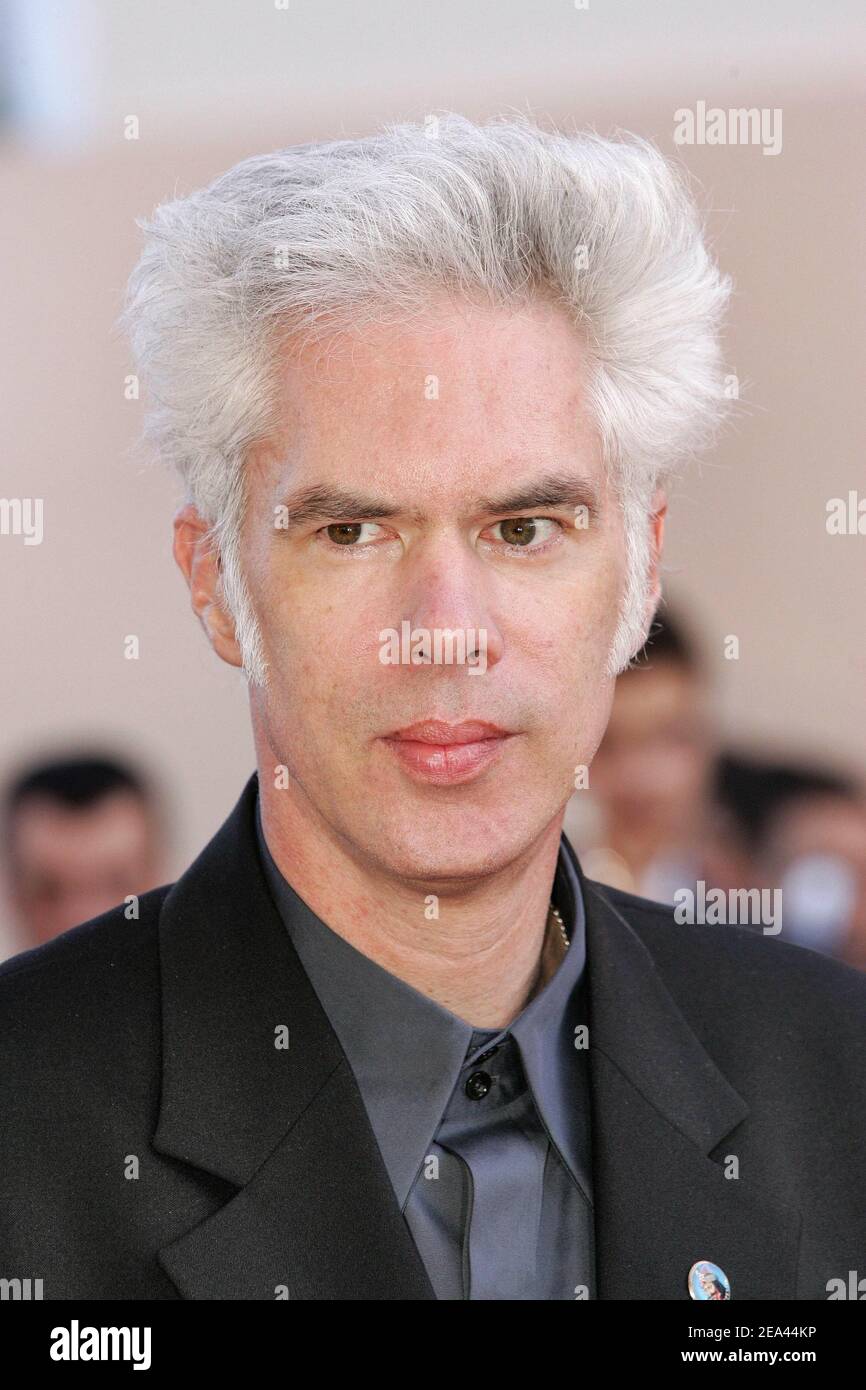 "Regisseur Jim Jarmusch nimmt an der Vorführung von "Don't come knocking" von Wim Wenders während der Internationalen Filmfestspiele von Cannes 58th in Cannes, Frankreich, am 19. Mai 2005 Teil. Foto von Hahn-Nebinger-Klein/ABACA' Stockfoto