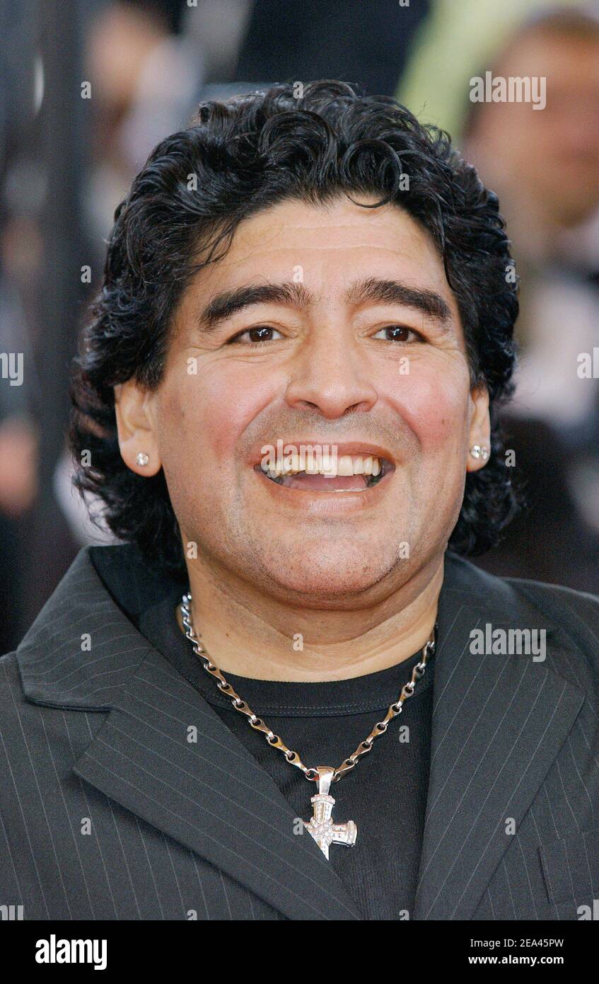 Diego Maradona nimmt am 21. Mai 2005 an der Abschlussfeier des Internationalen Filmfestivals von Cannes 58th in Cannes, Frankreich, Teil. Foto von Hahn-Nebinger-Klein/ABACA. Stockfoto