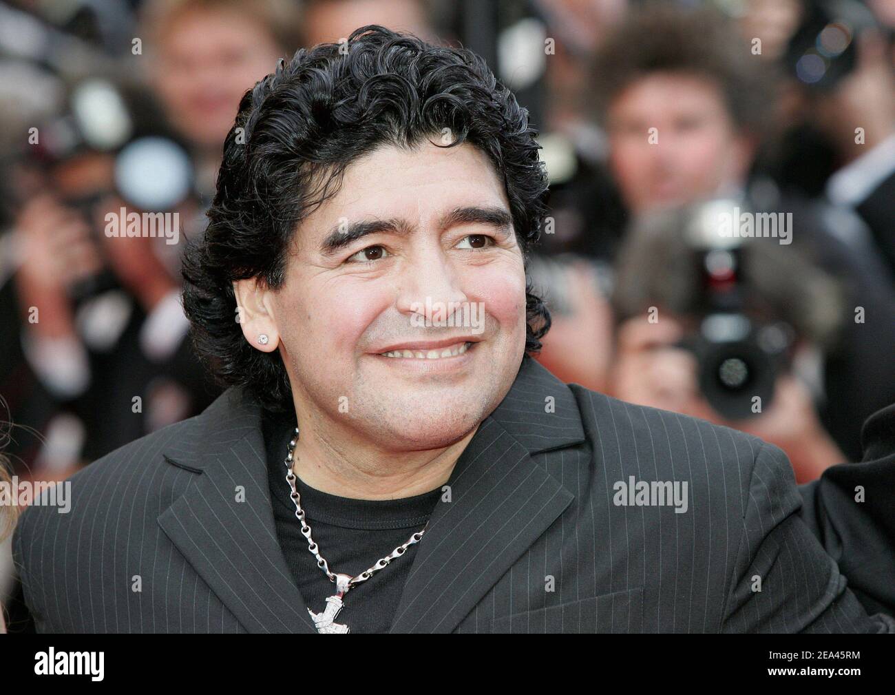 Diego Maradona nimmt am 21. Mai 2005 an der Abschlussfeier des Internationalen Filmfestivals von Cannes 58th in Cannes, Frankreich, Teil. Foto von Hahn-Nebinger-Klein/ABACA. Stockfoto
