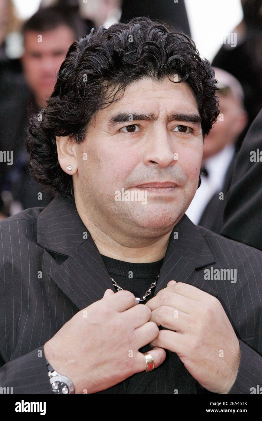 Diego Maradona nimmt am 21. Mai 2005 an der Abschlussfeier des Internationalen Filmfestivals von Cannes 58th in Cannes, Frankreich, Teil. Foto von Hahn-Nebinger-Klein/ABACA. Stockfoto