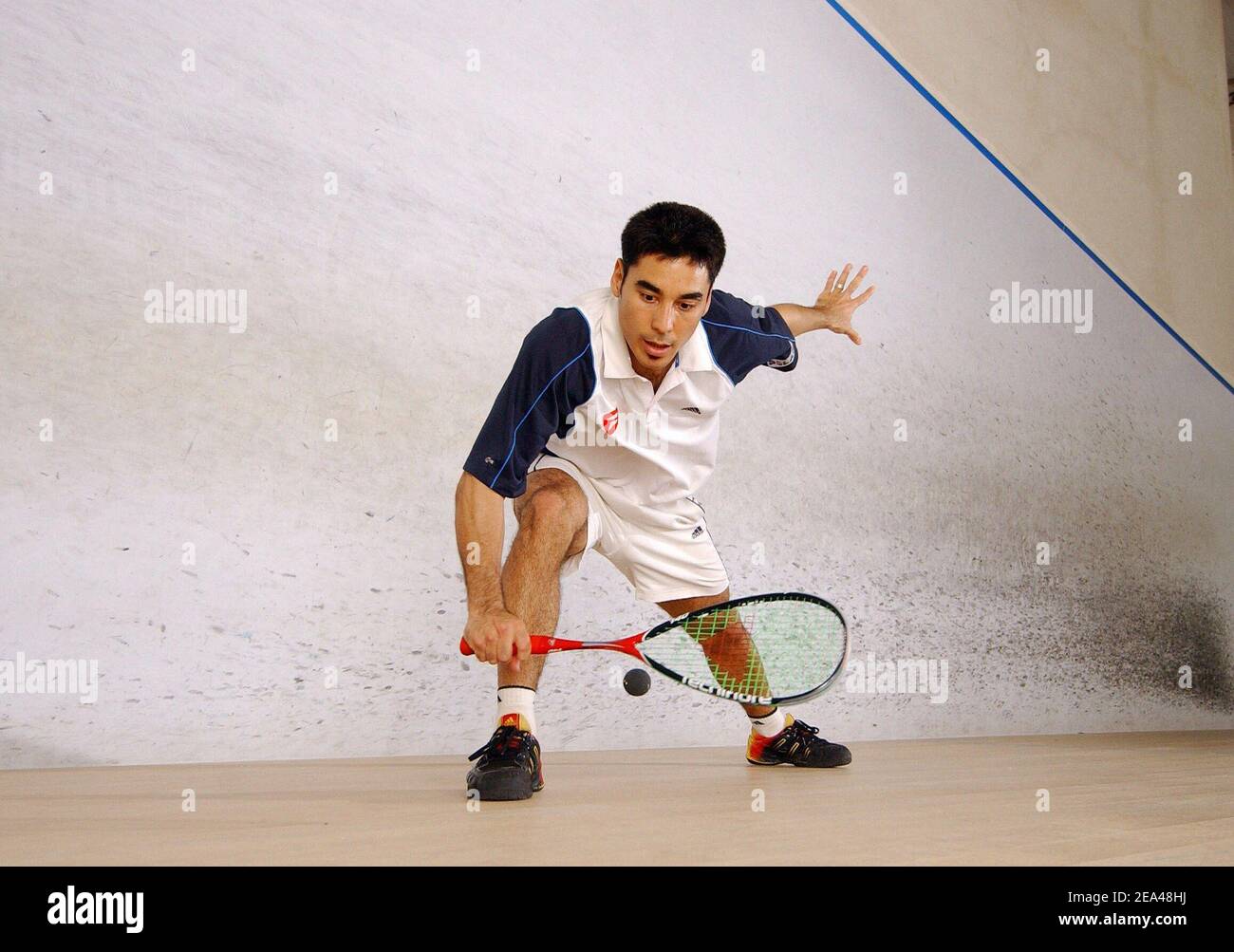 Der französische Weltmeister im Squash Thierry Lincou während einer Fotosession in Vincennes, bei Paris, Frankreich, am 1. Juni 2005. Foto von Stephane Kempinaire/CAMELEON/ABACA. Stockfoto