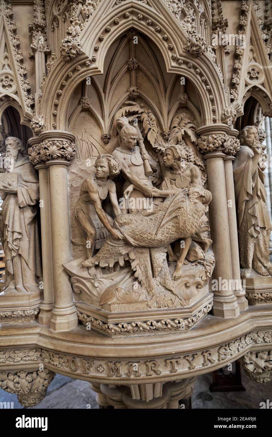 Exeter Cathedral, Exeter, Devon, England – Martyrs’ Pulpit aka Patteson Pulpit – Bischof Patteson ist gestorben Stockfoto