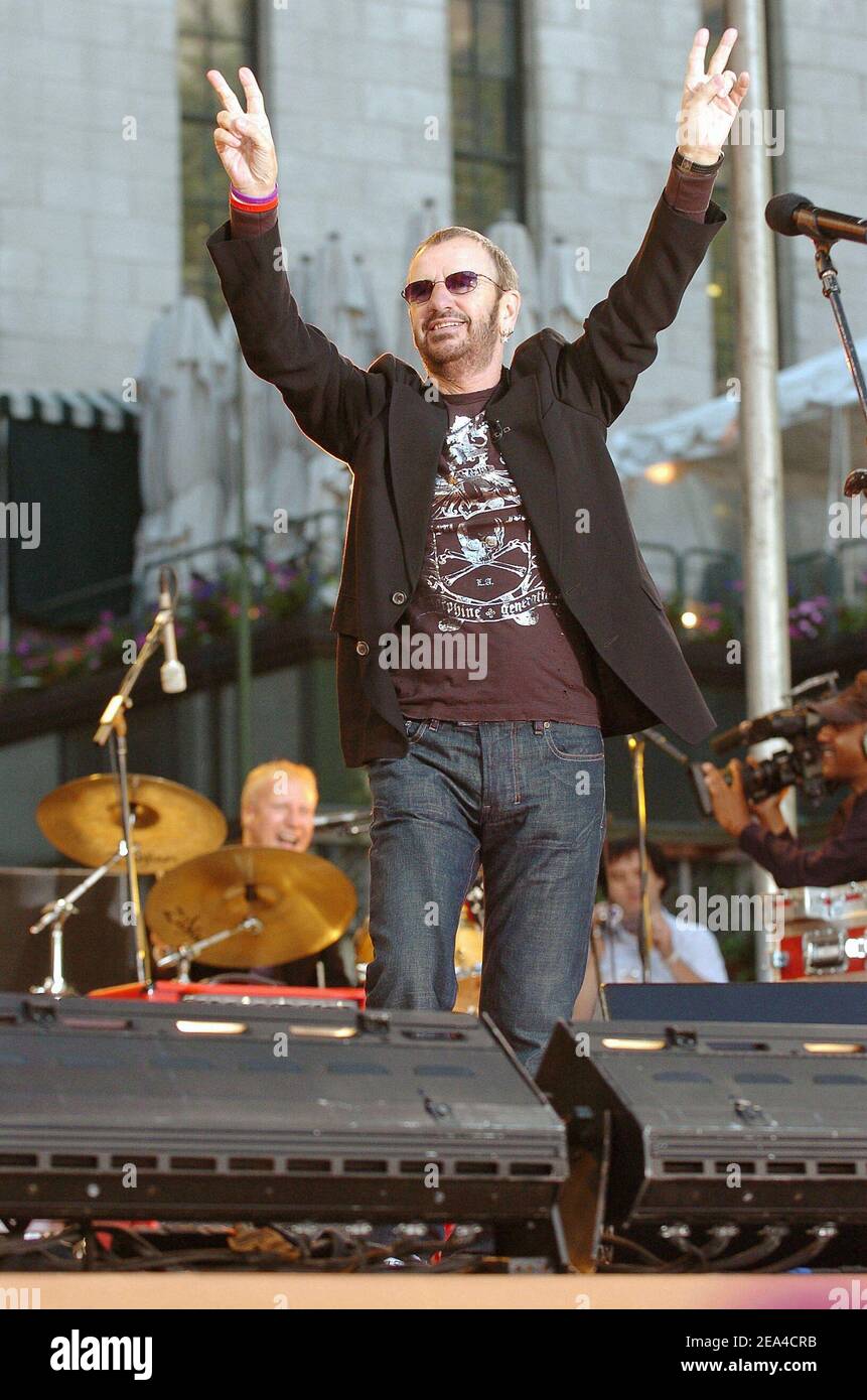 Ex- Beatle Ringo Starr tritt am 17. Juni 2005 live bei ABC's 'Good Morning America' Summer Concert Series im Bryant Park in New York, NY, auf. Foto von Slaven Vlasic/ABACA. Stockfoto