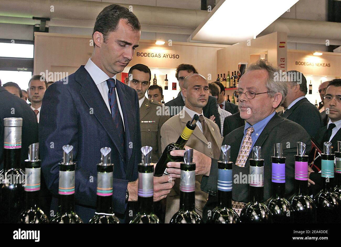 Kronprinz Felipe von Spanien besucht am 20. Juni 2005 die internationale Weinmesse "Vinexpo" in Bordeaux, Südwestfrankreich. Foto von Patrick Bernard/ABACA. Stockfoto