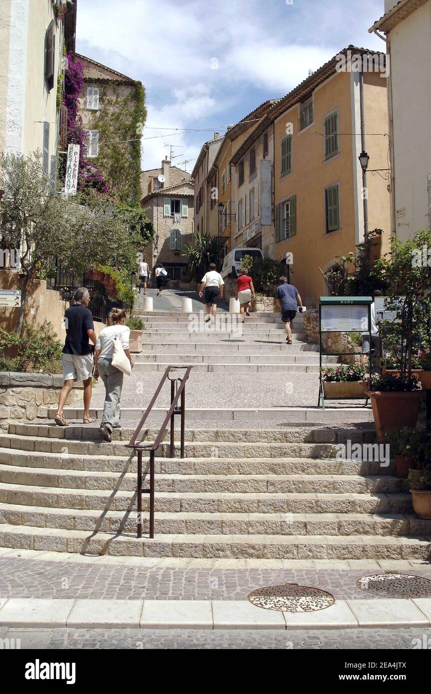 Illustration von Fayence, Frankreich am 10. Juli 2005, wo Angelina Jolie und Brad Pitt ein Haus kaufen sollen. Foto von ABACAPRESS.COM. Stockfoto