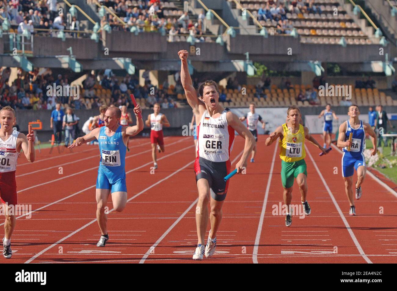 Die deutsche Mannschaft gewann das 4x100 m Staffelfinale, auf dem Bild Marius Sewald, bei der leichtathletik-Junioreneuropameisterschaft in Kaunas, Litauen, 24. Juli 2005. Foto Stephane Kempinaire/CAMELEON/ABACAPRESS.COM Stockfoto