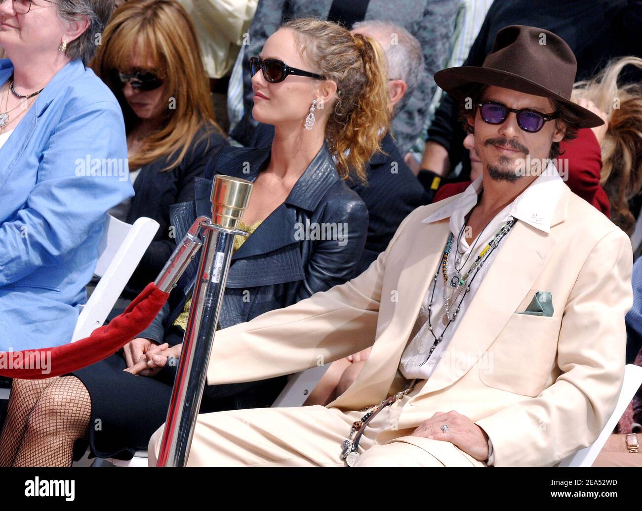 Johnny Depp Und Seine Langjahrige Partnerin Vanessa Paradis Haben Sich Getrennt Ein Publizist Fur Depp Sagte In Einer Erklarung Am Dienstag Dem 19 Juni 2012 Dass Die Beiden Sich Gutlich Getrennt Haben